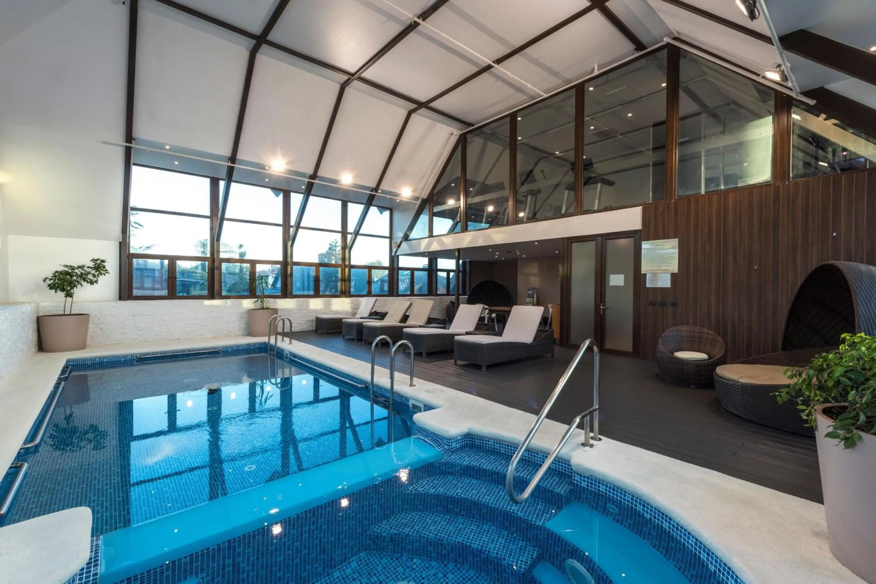 Swimming pool in Courtyard by Marriott Puerto Montt