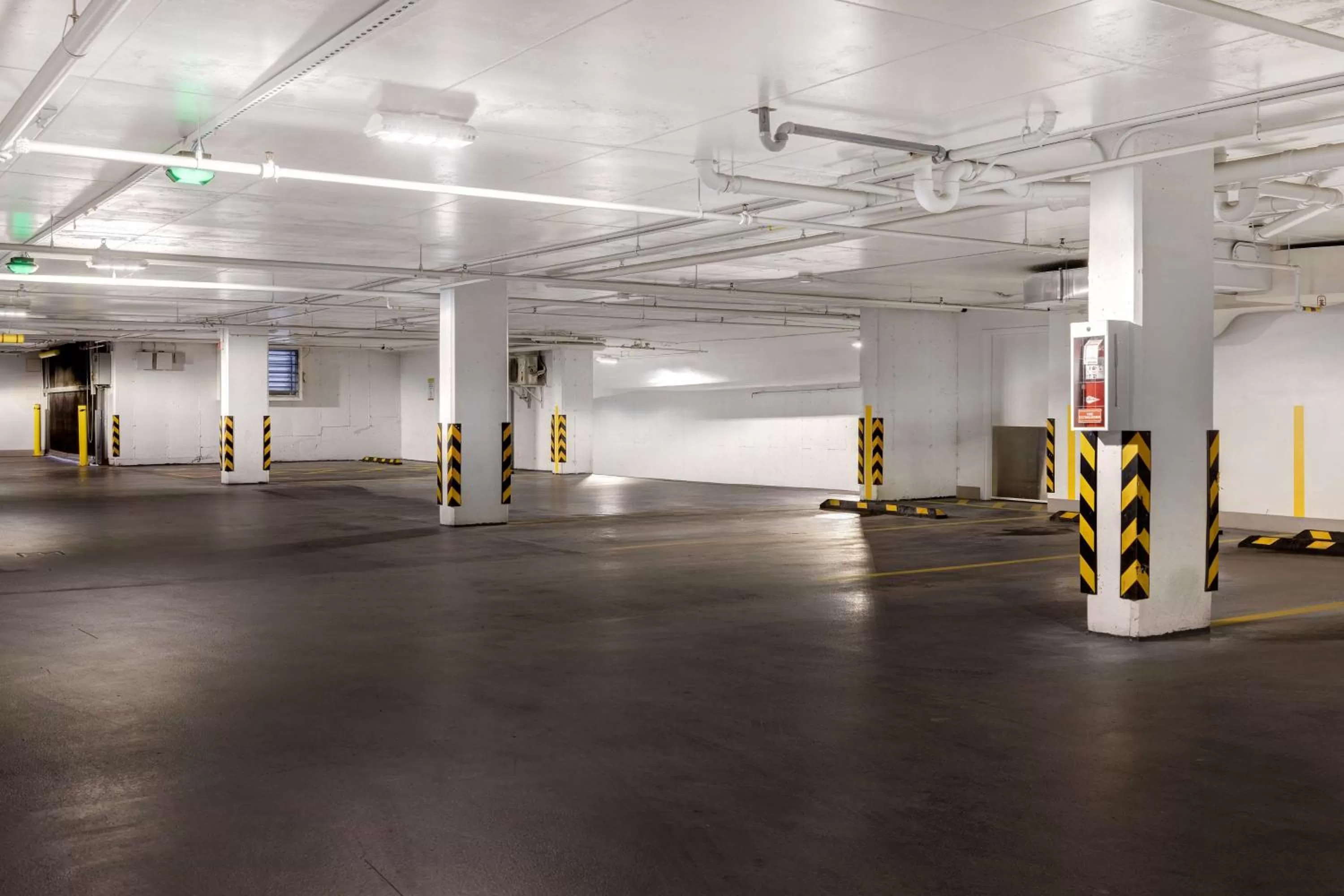 Property building in Home2 Suites By Hilton Montreal Dorval