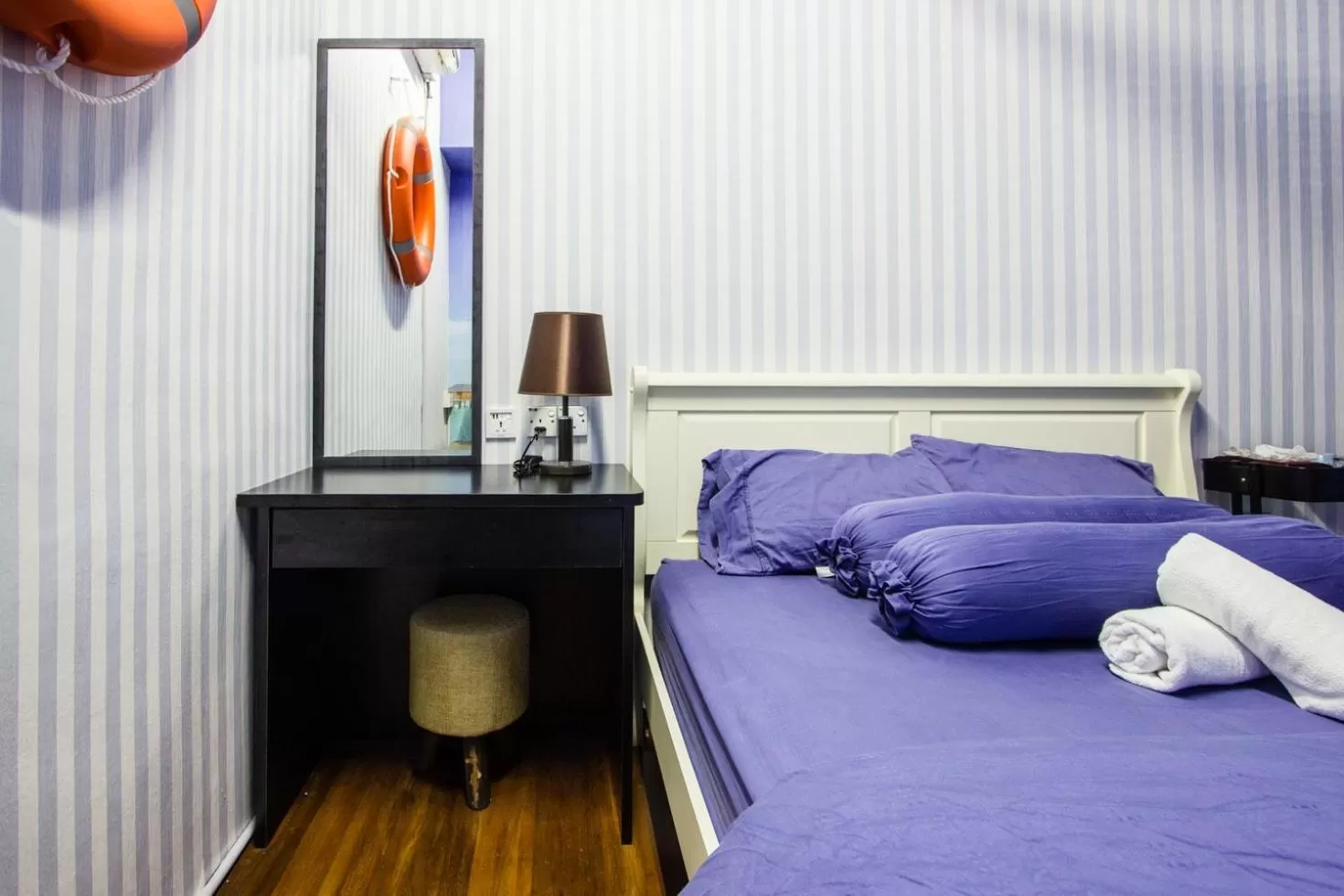 Photo of the whole room, Bed in USM Designer Dwell