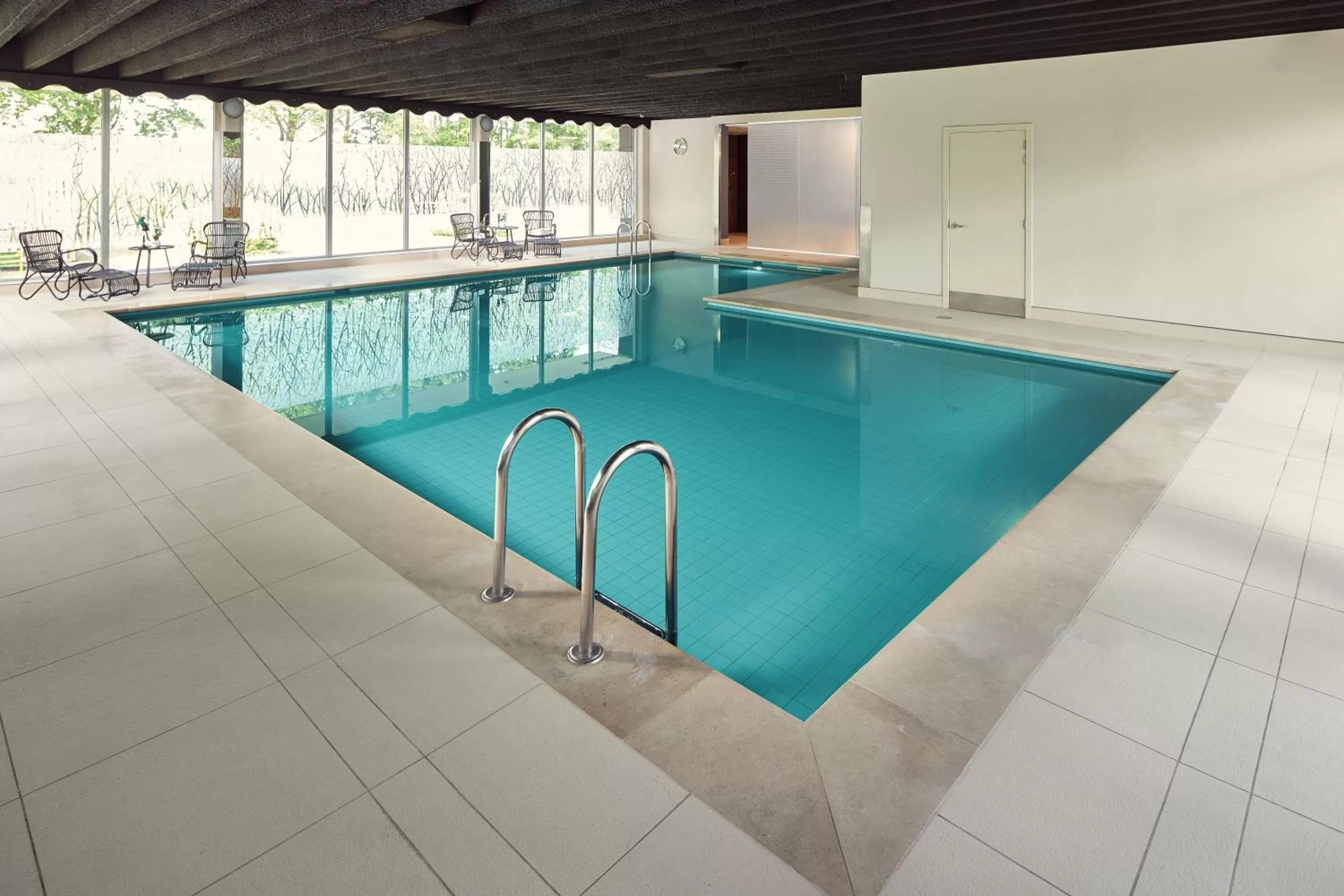 Swimming pool in Van der Valk Hotel Antwerpen