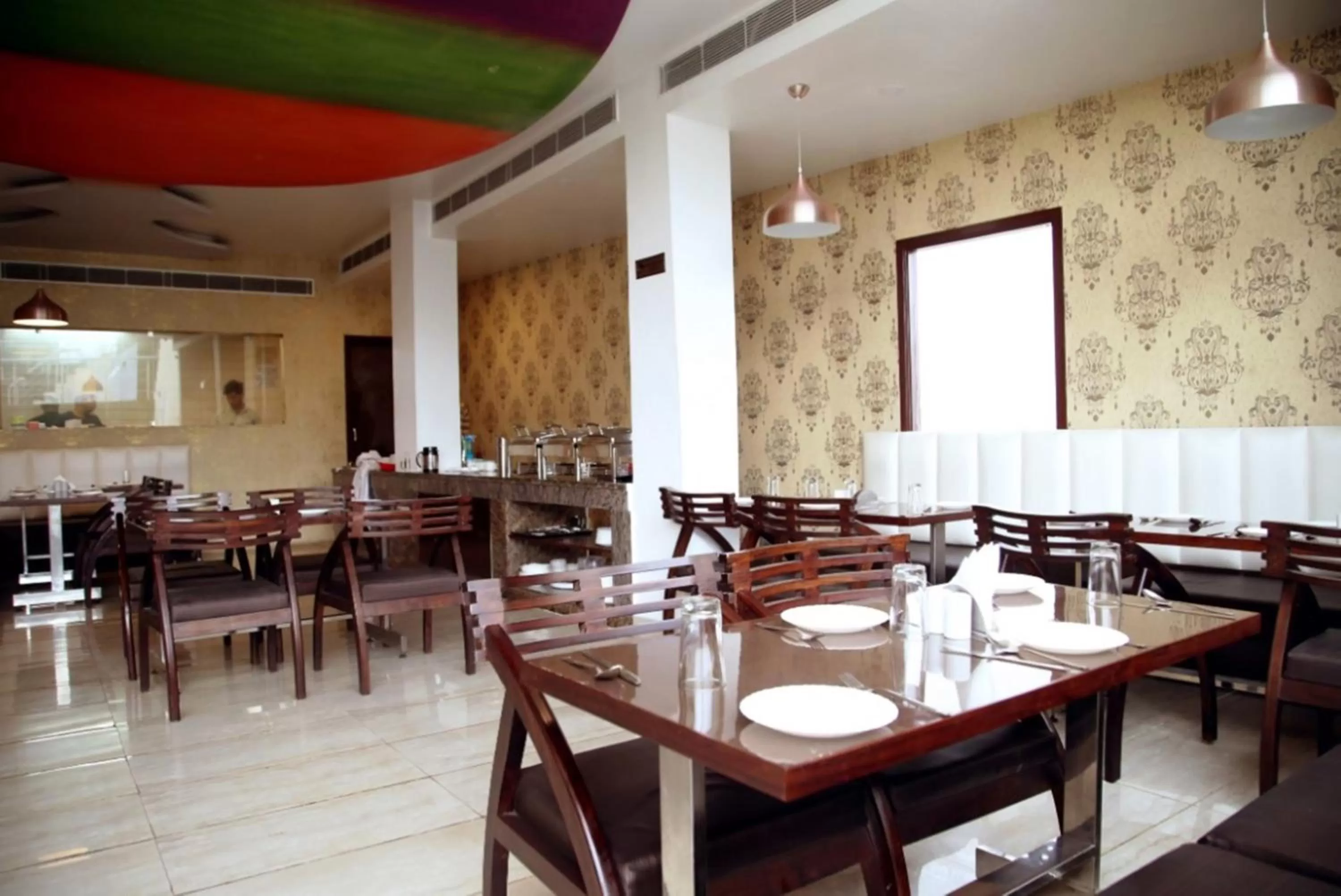 Restaurant/places to eat in Crestline Sallow Club