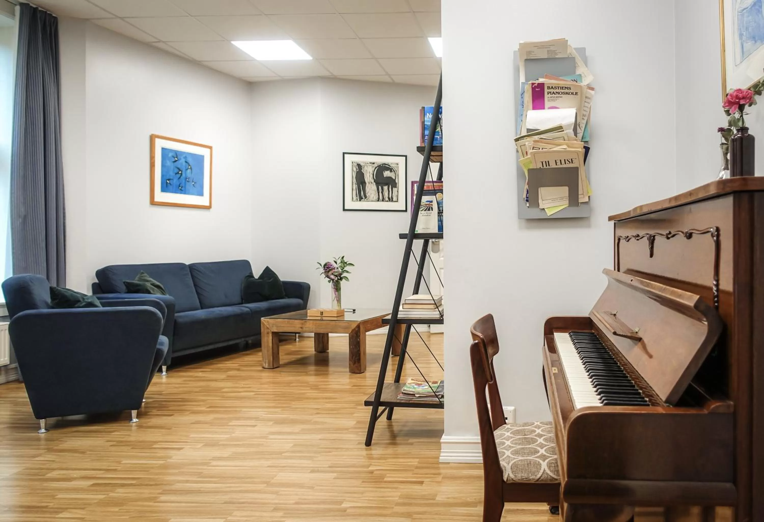 Communal lounge/ TV room in Cochs Pensjonat