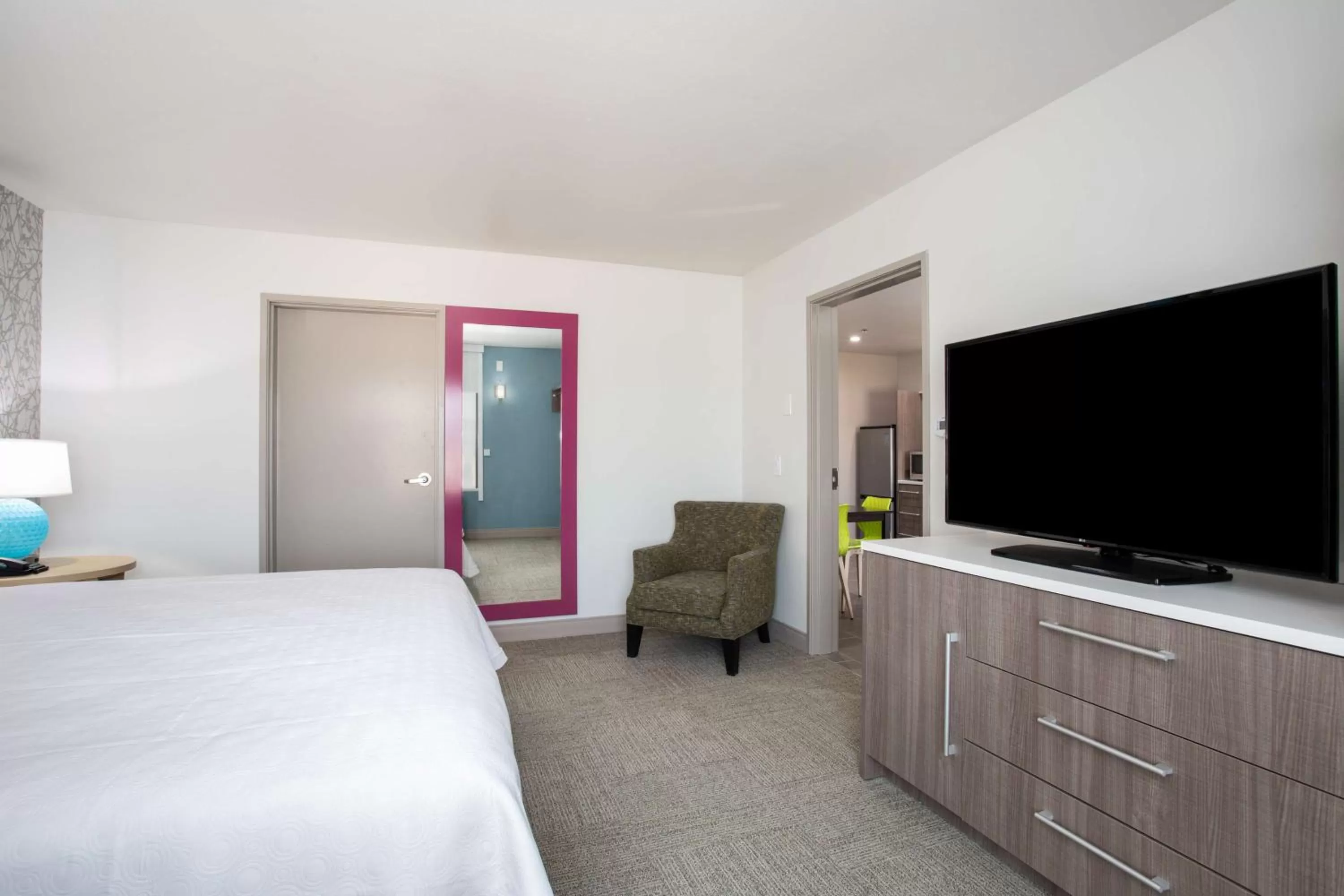 Bedroom, Bed in Home2 Suites by Hilton Roswell, NM