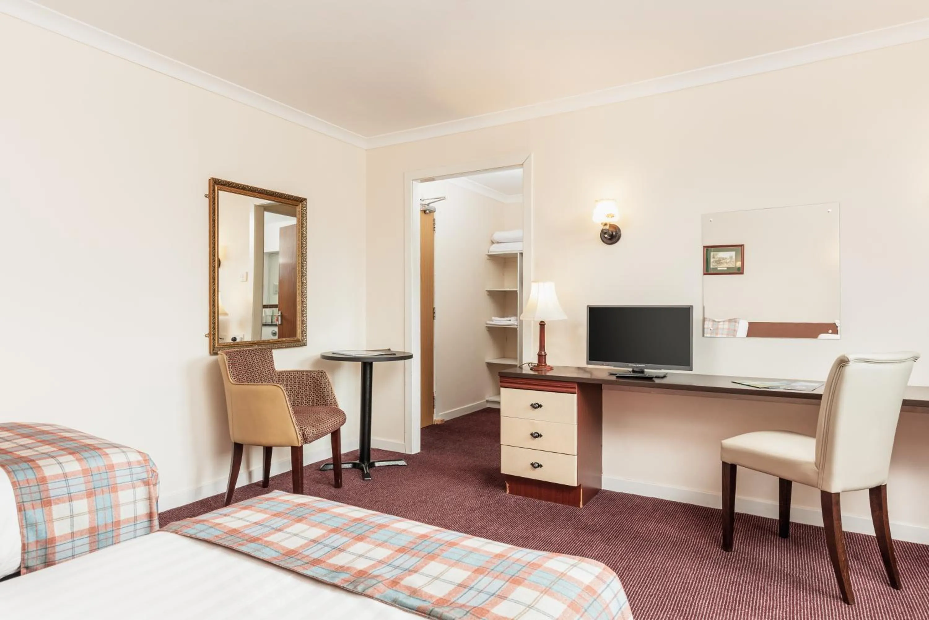 Bedroom, Bed in Highlander Hotel ‘A Bespoke Hotel’