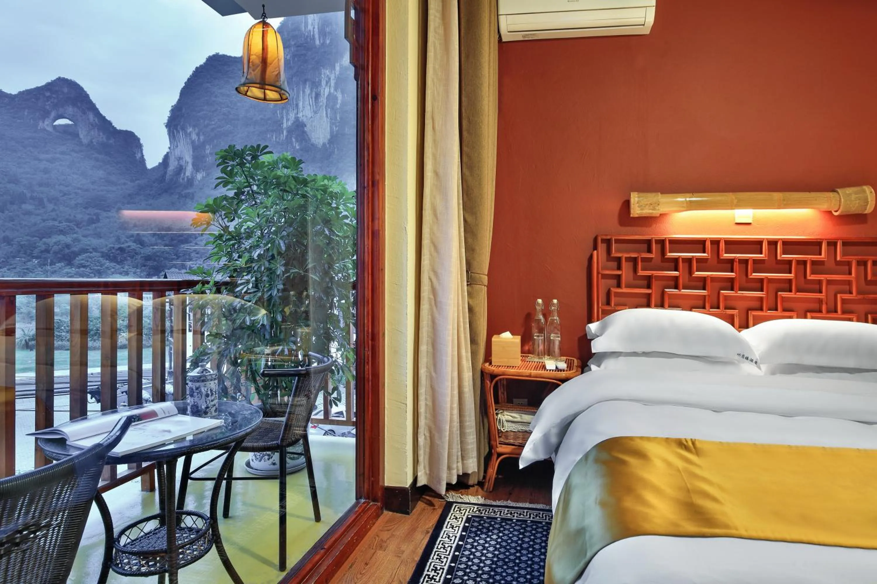 Garden view, Bed in Yangshuo Village Inn Boutique Hotel