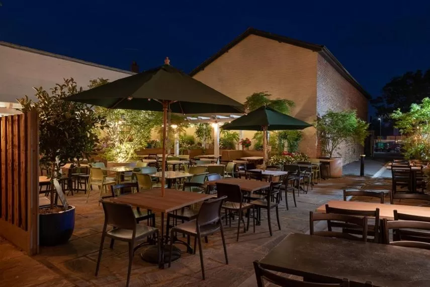 Restaurant/Places to Eat in The Swan Hotel Wetherspoon