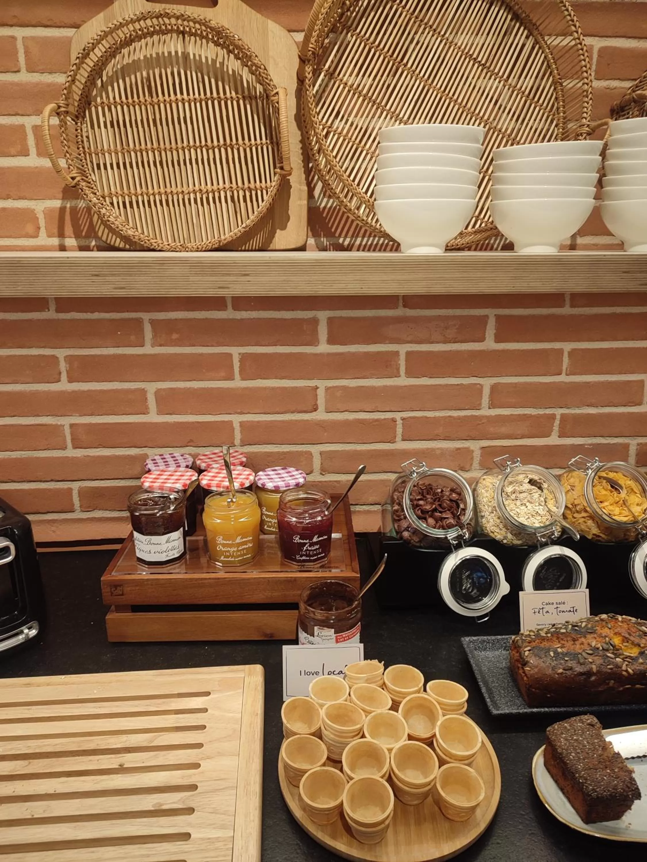 Breakfast in ibis Styles Montauban