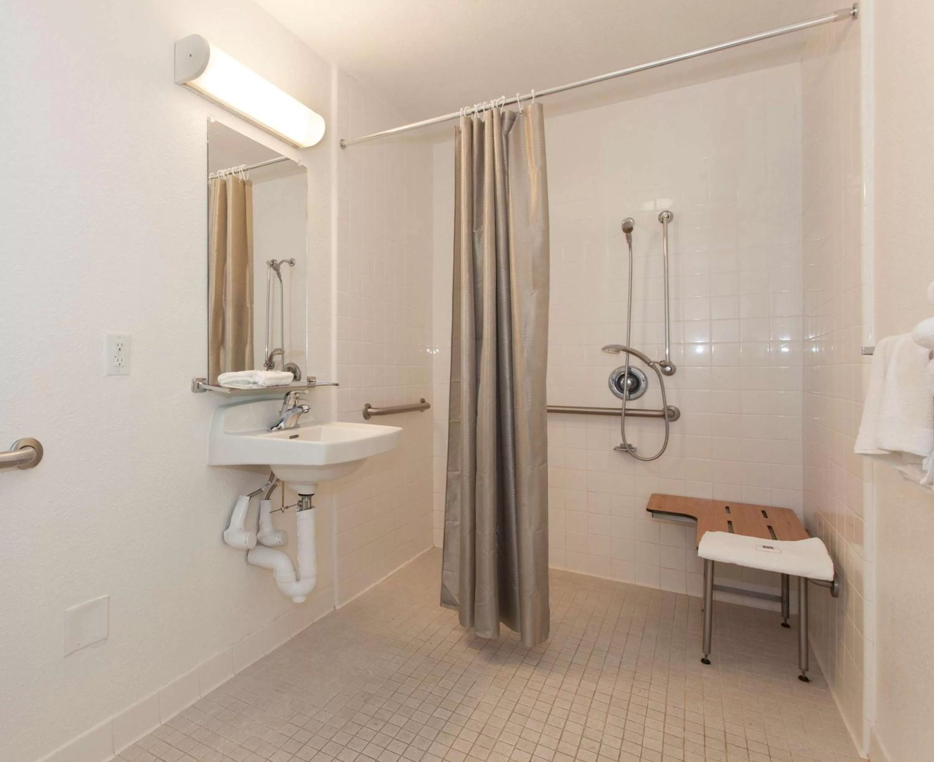 Bathroom in Motel 6 Davis-Near UC Davis