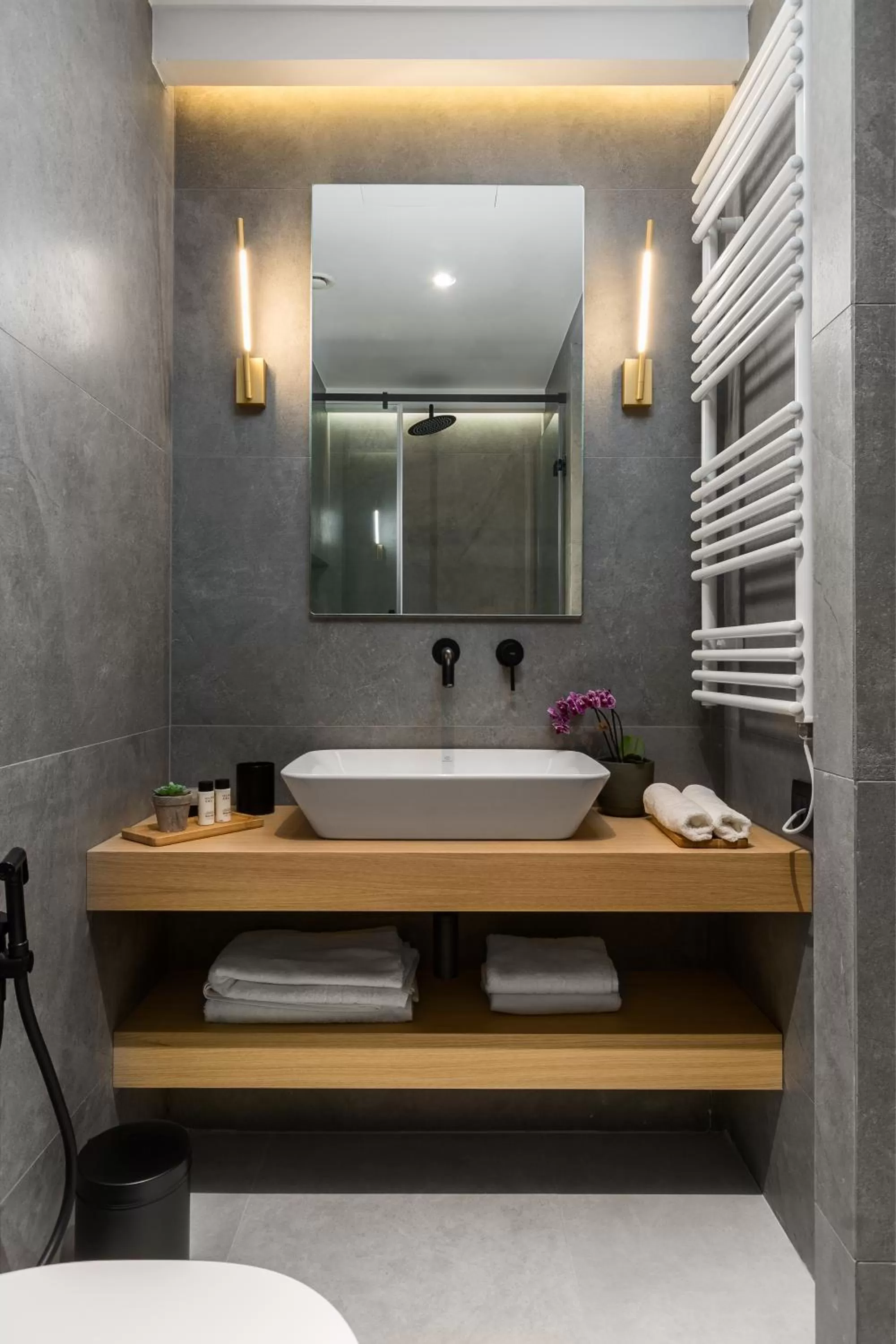 Bathroom in New York Luxury Suites