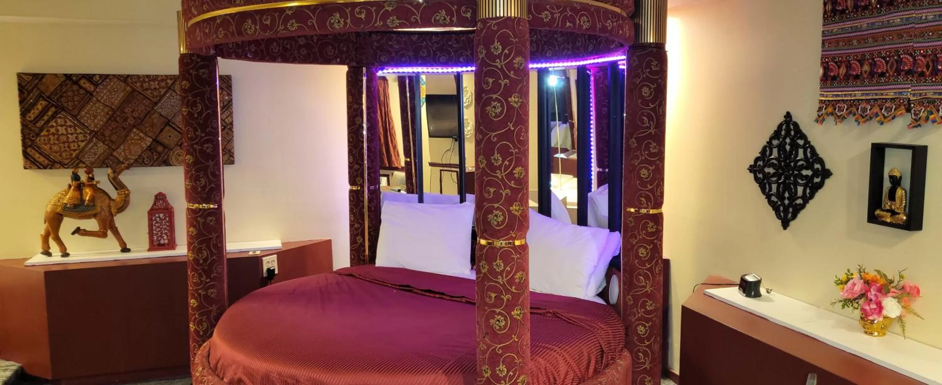 Bedroom, Bed in Inn of the Dove - Romantic Luxury Suites with Jacuzzi & Seasonal Fireplace at Harrisburg-Hershey-Philadelphia, PA