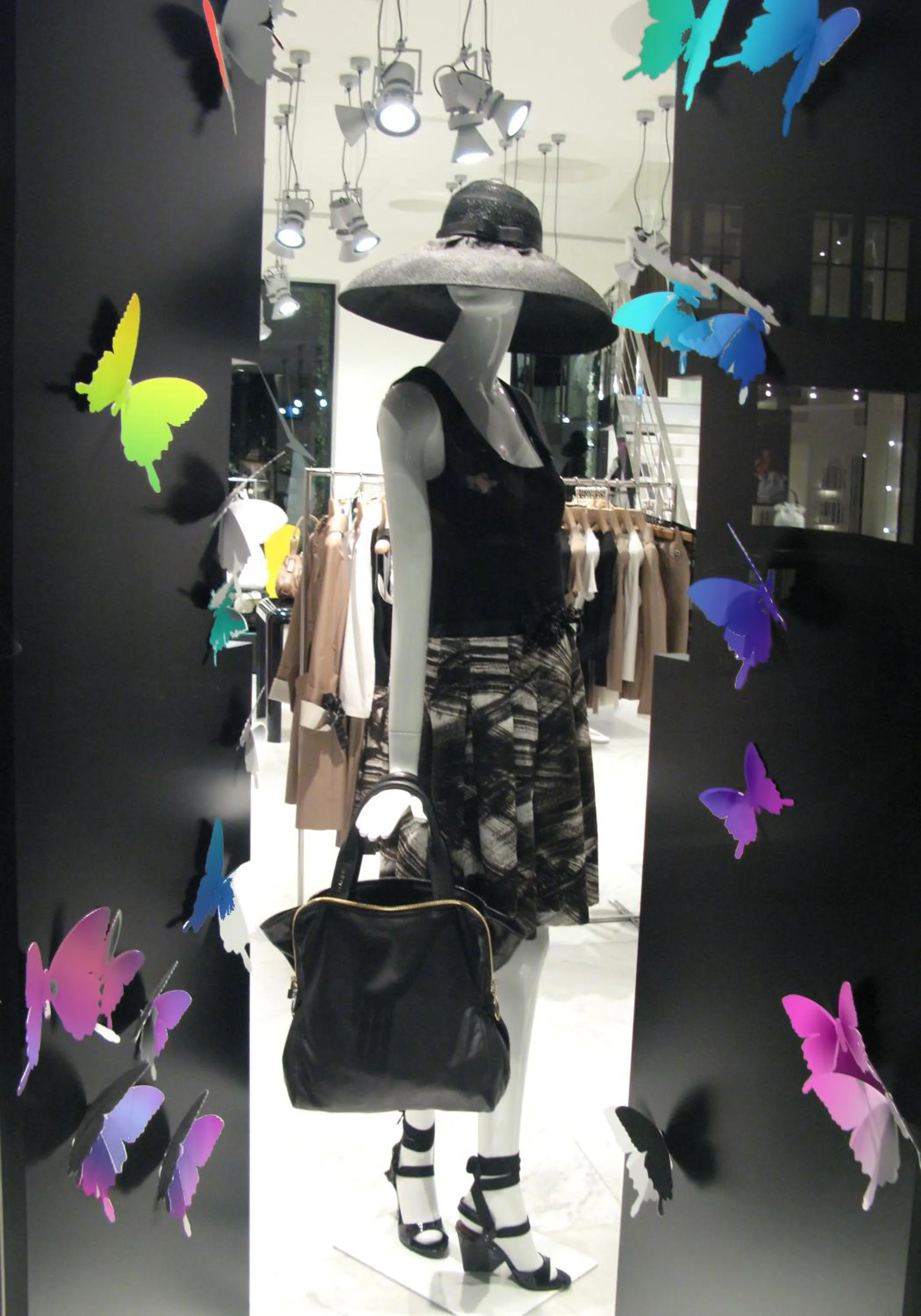 Decorative detail in Hotel Best Western Anjou Lafayette