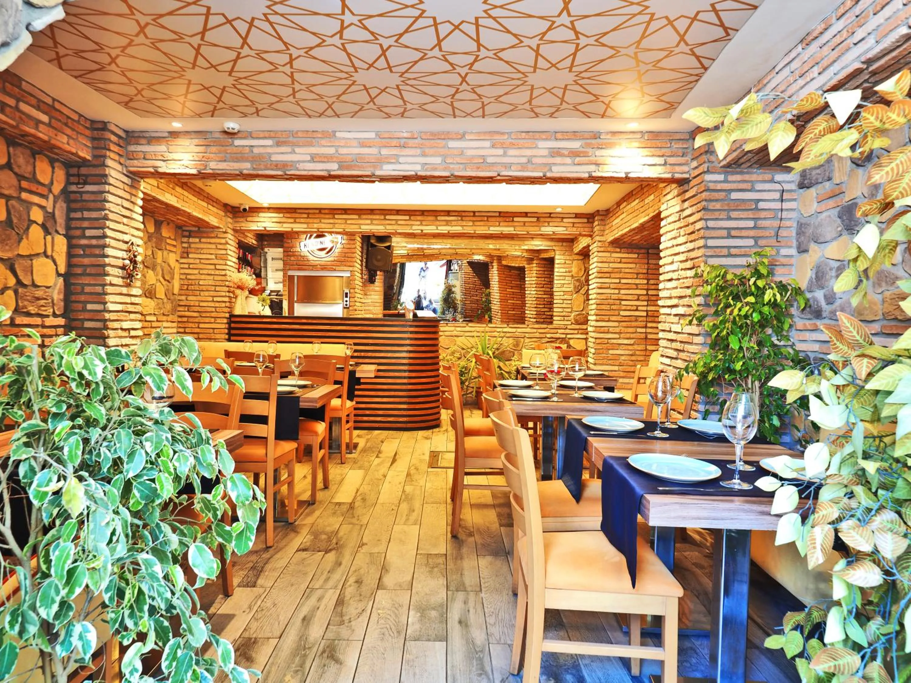 Restaurant/places to eat in The Sunrise Hotel