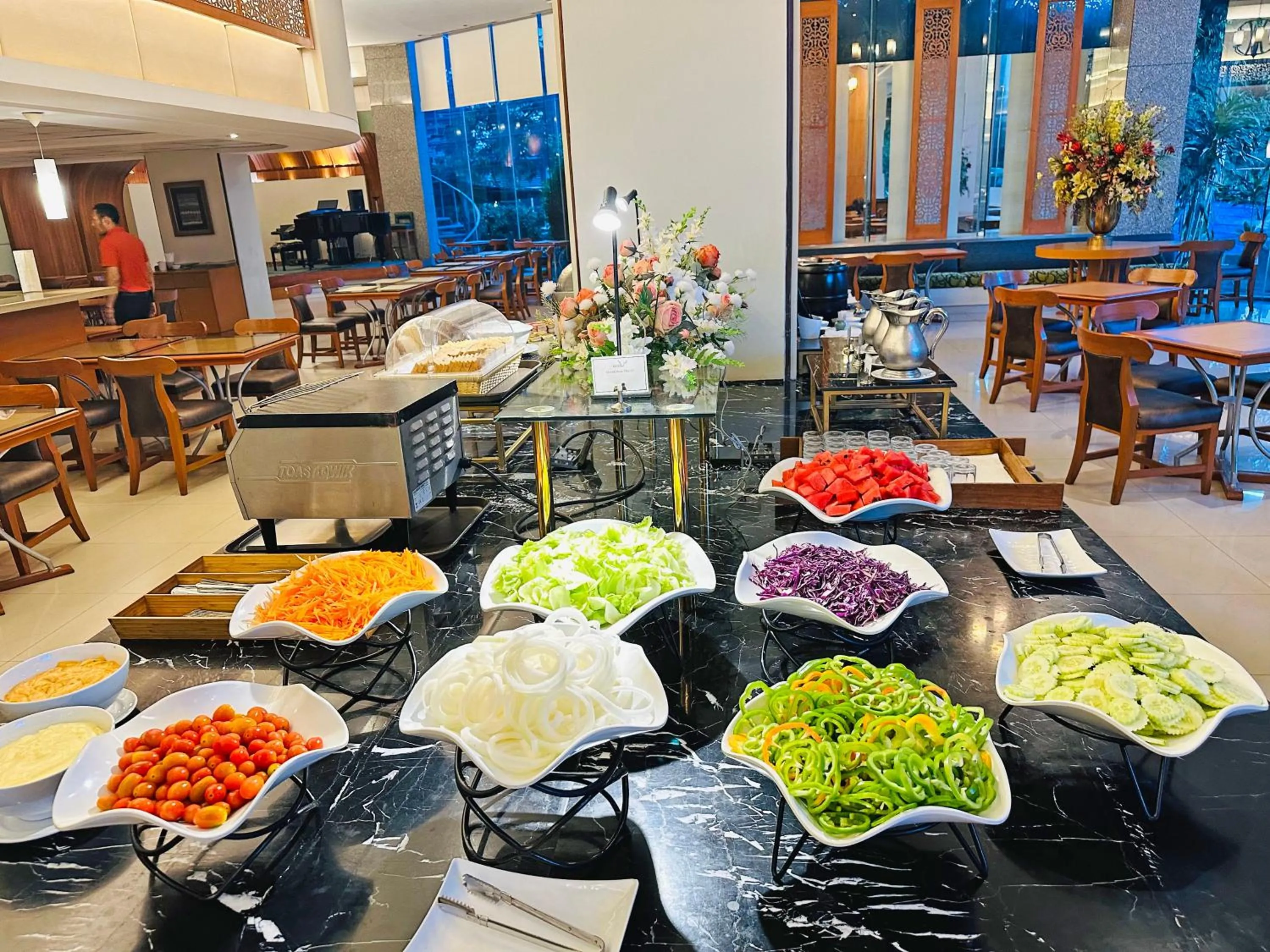 Restaurant/places to eat in Lanna Palace 2004