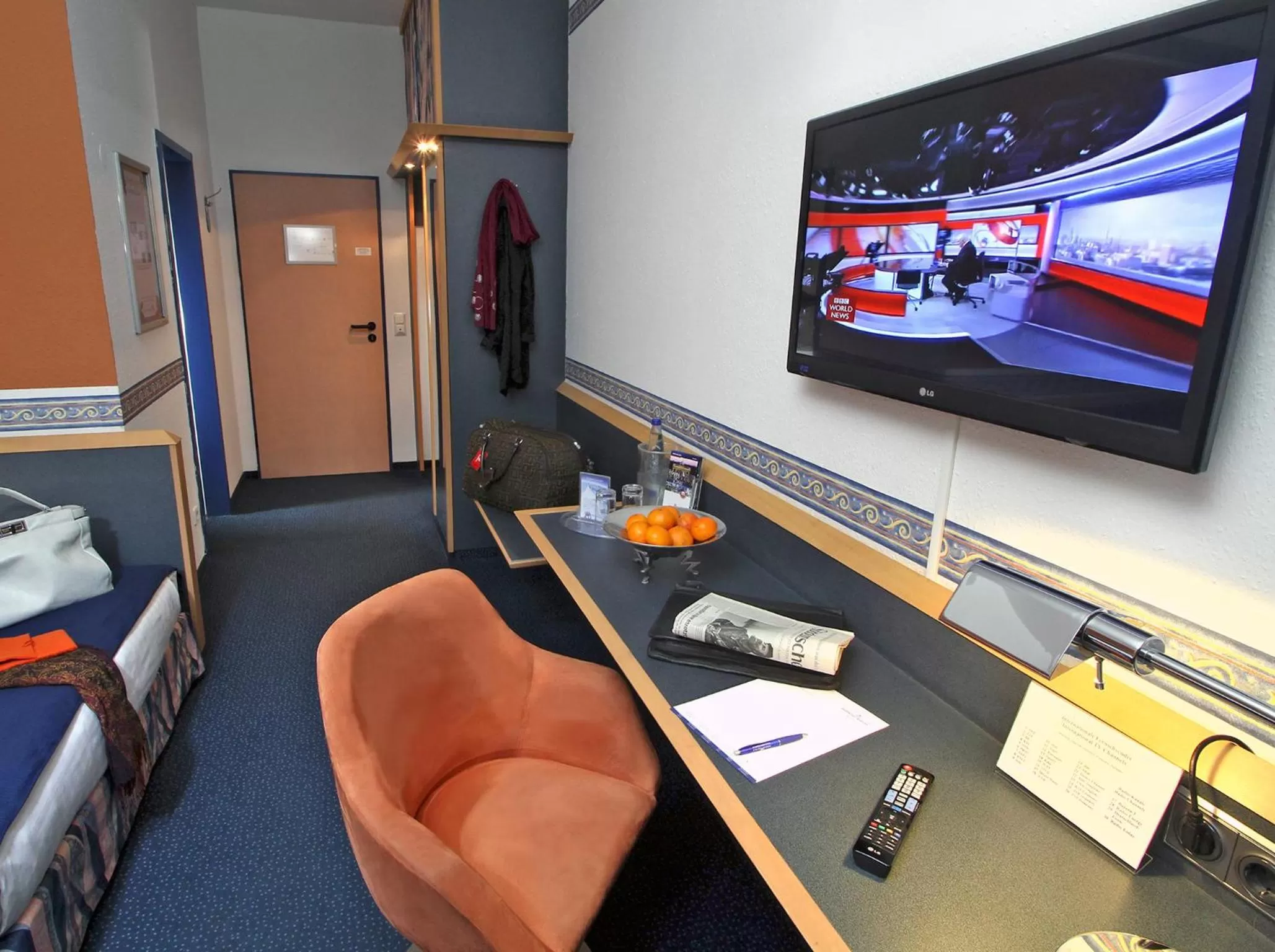 Decorative detail in AMBER ECONTEL