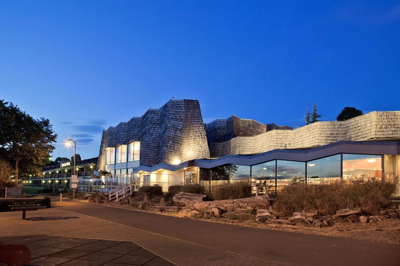 Property building in Red Lion Hotel Port Angeles Harbor