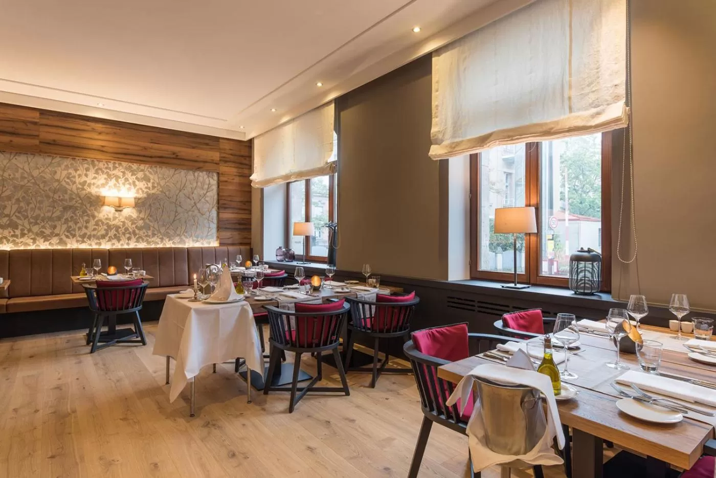 Restaurant/places to eat in Hotel Bayerischer Hof