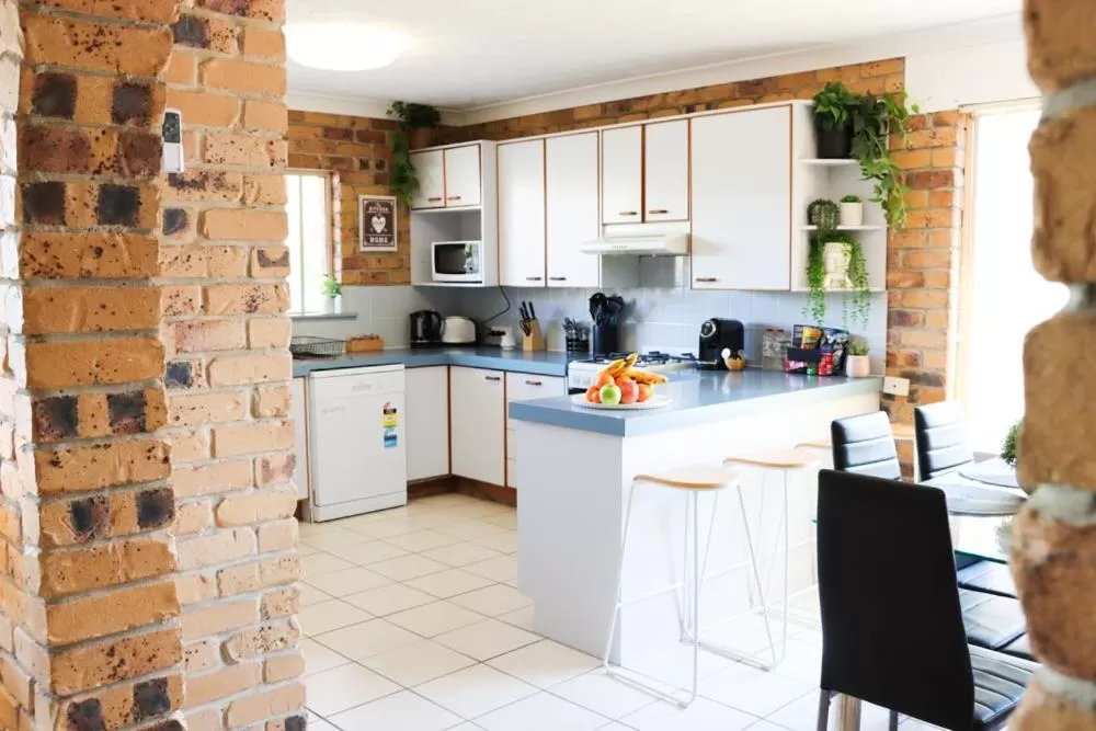 Kennedy Drive Boutique Motel - Close To City Centre & Airport