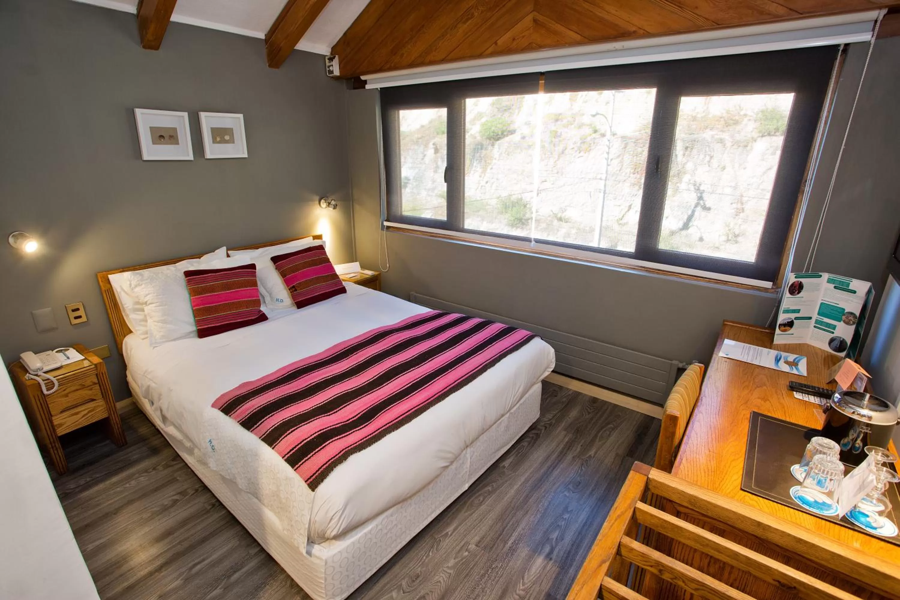 Bed in Hotel Oceanic