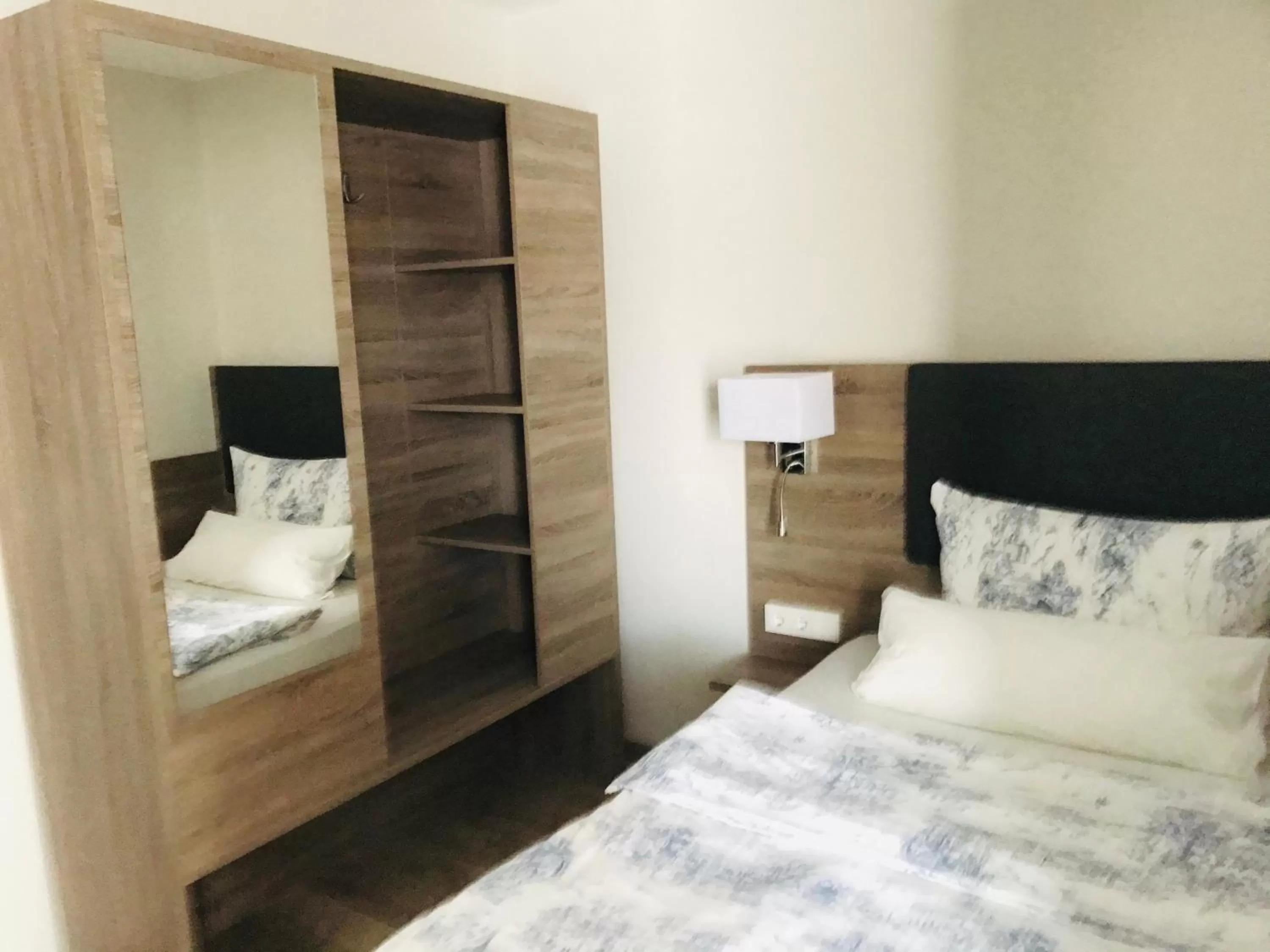 Photo of the whole room, Bed in Hotel Langhans