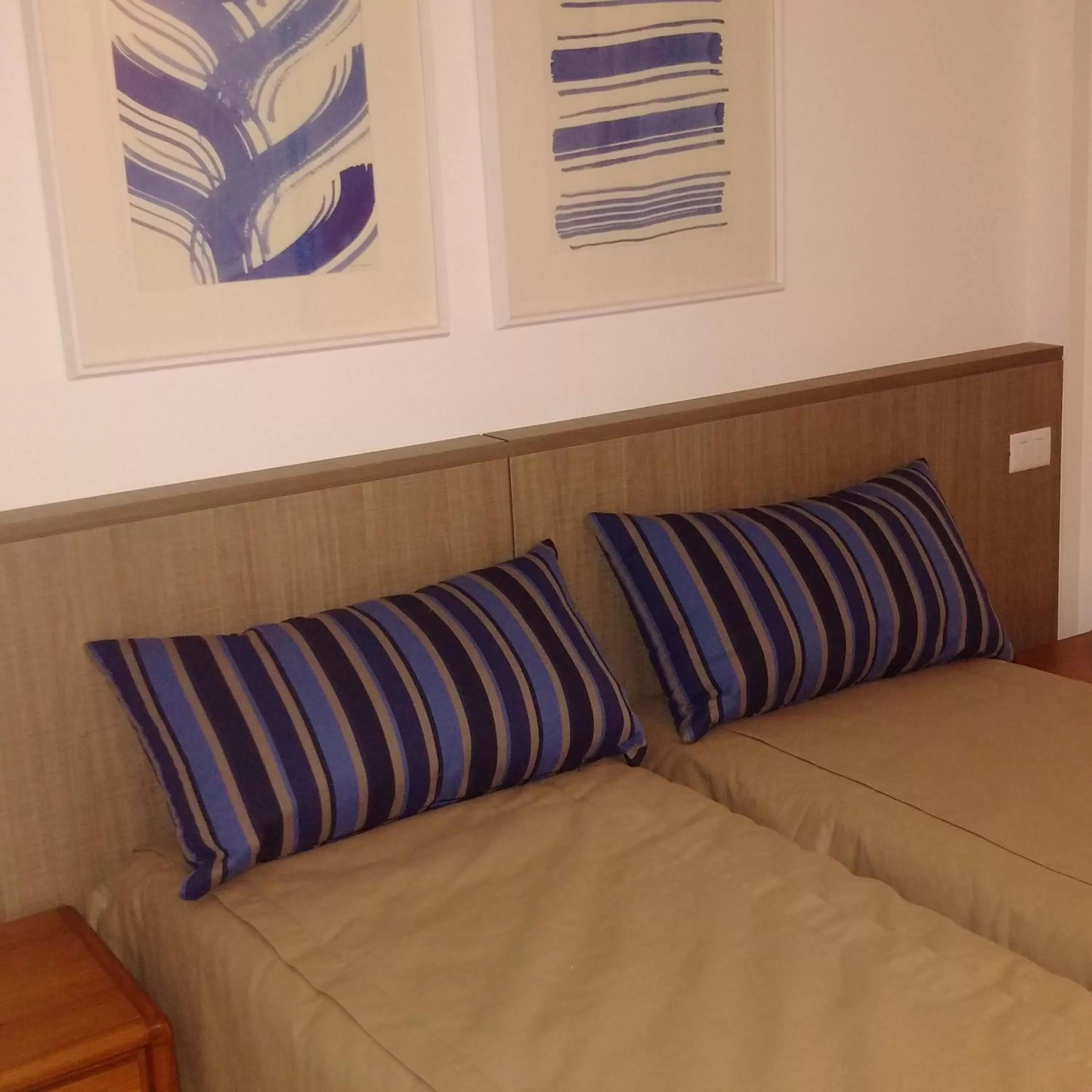 Bed in Ocean Flat