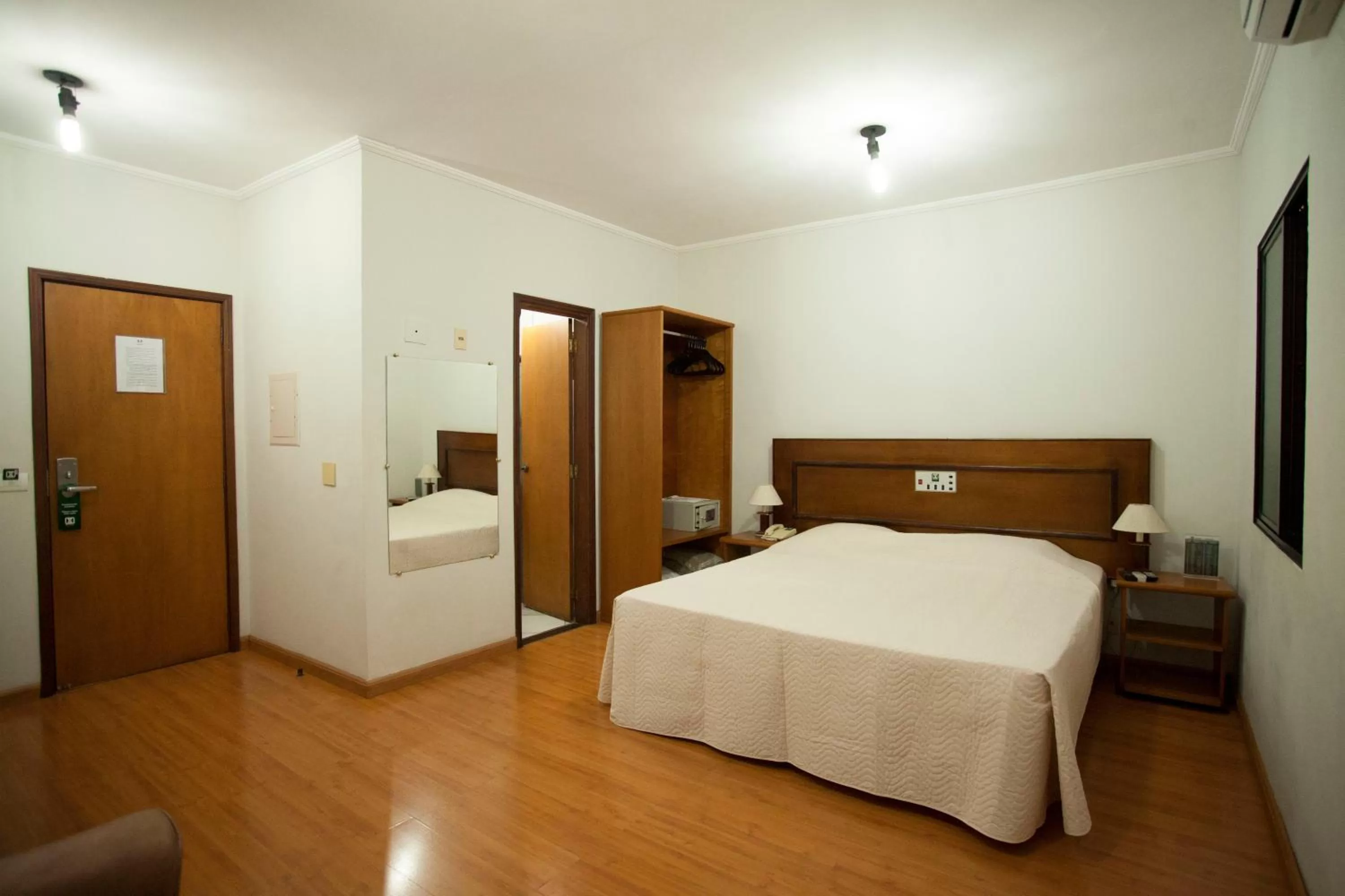 Photo of the whole room, Bed in Indaiá Hotel Residence