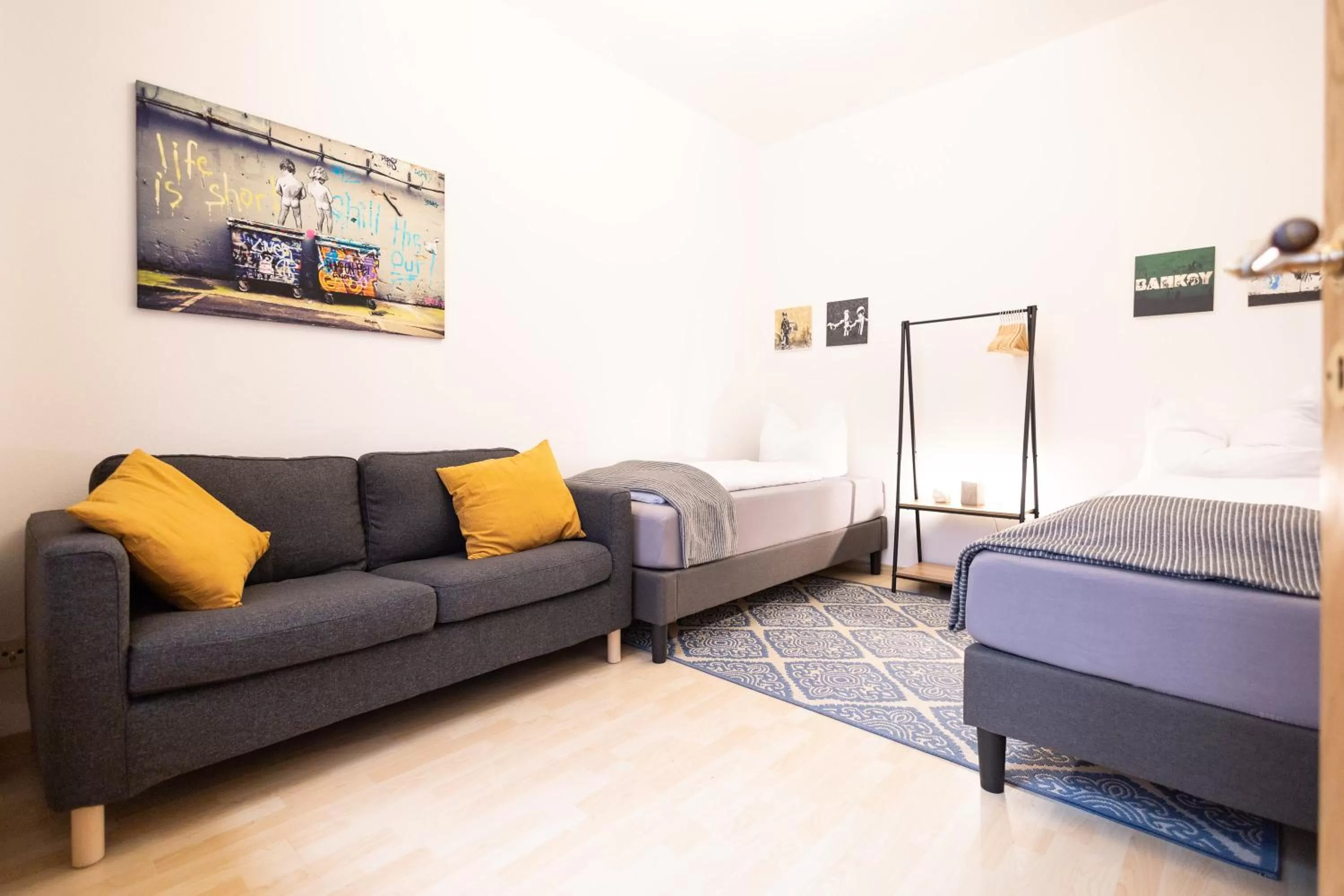 Bed in Apartments an der Oper - Innenstadt - Zentral - Küche - Wifi - Powered by Ko-Living