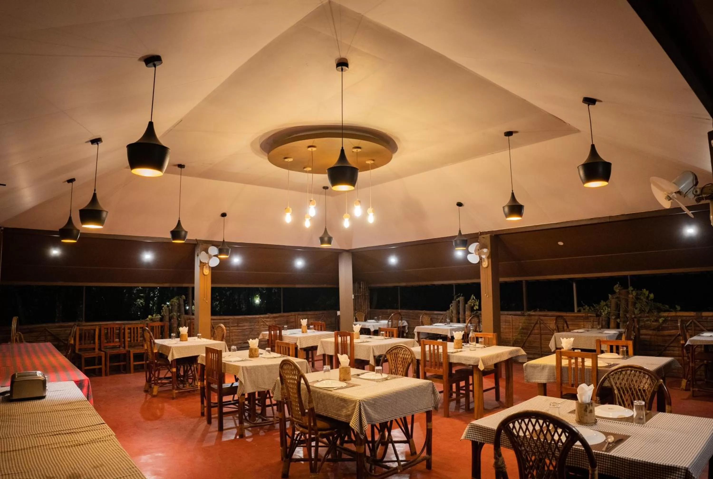 Restaurant/places to eat in Edens Munnar