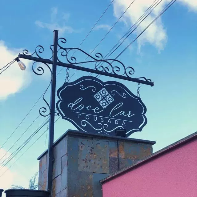 Property logo or sign in Pousada Doce Lar