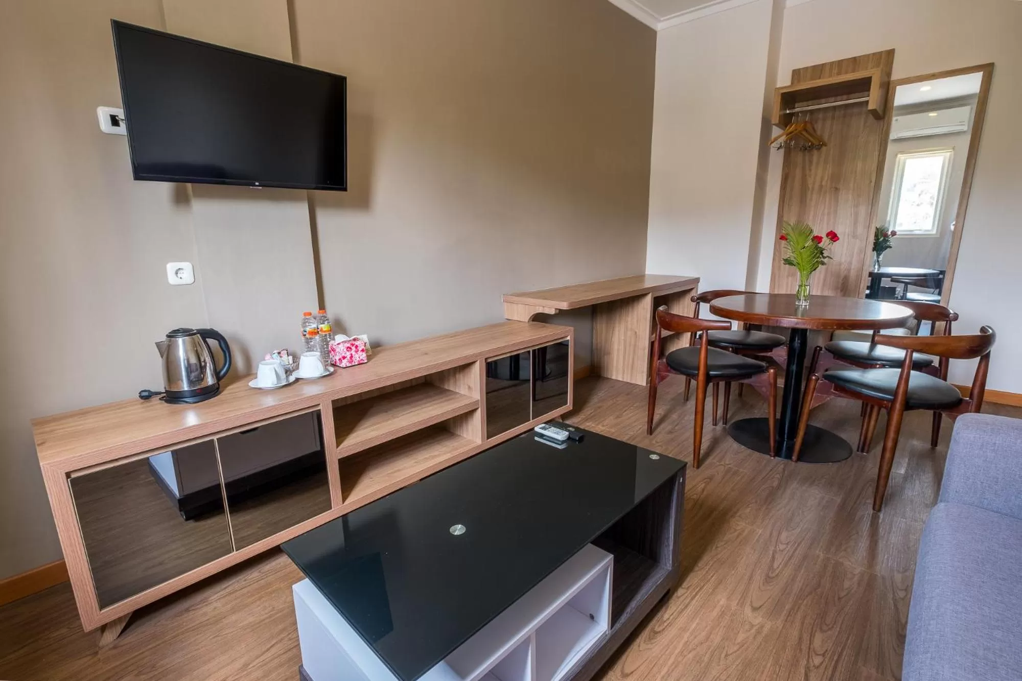 TV and multimedia in Three Eight Front One Boutique Batu Malang