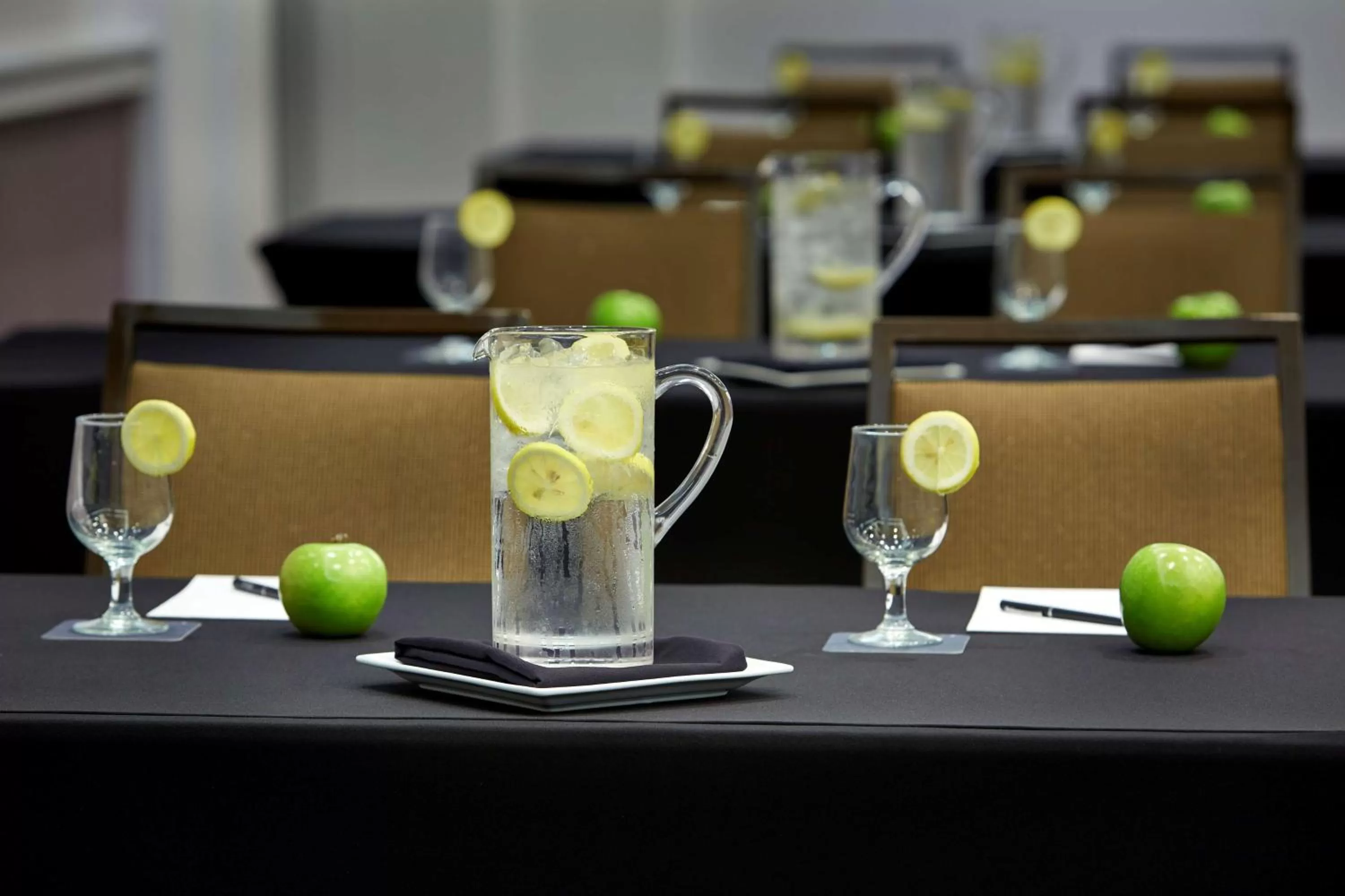 Meeting/conference room in Hilton Long Beach Hotel