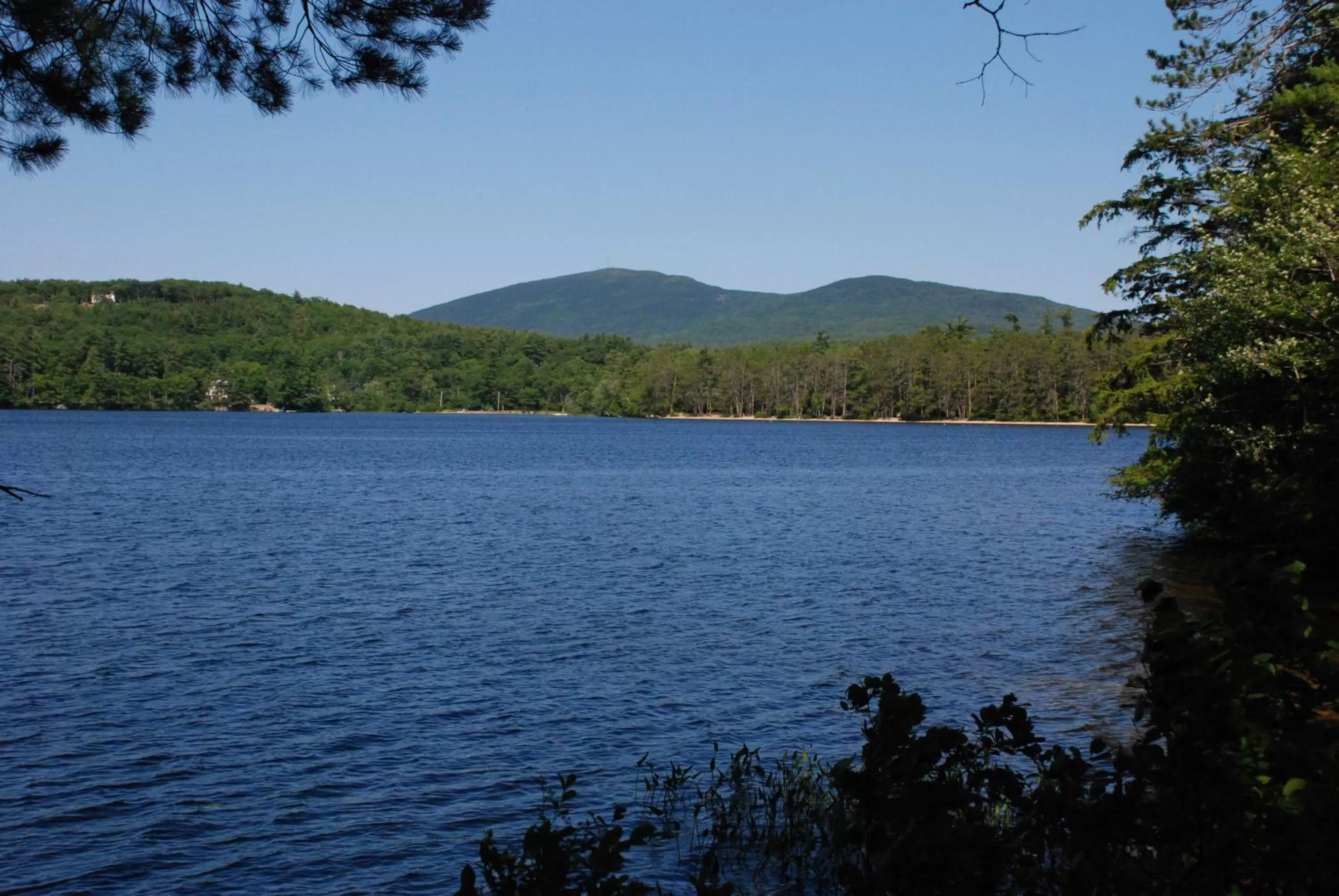 Natural landscape in Follansbee Inn
