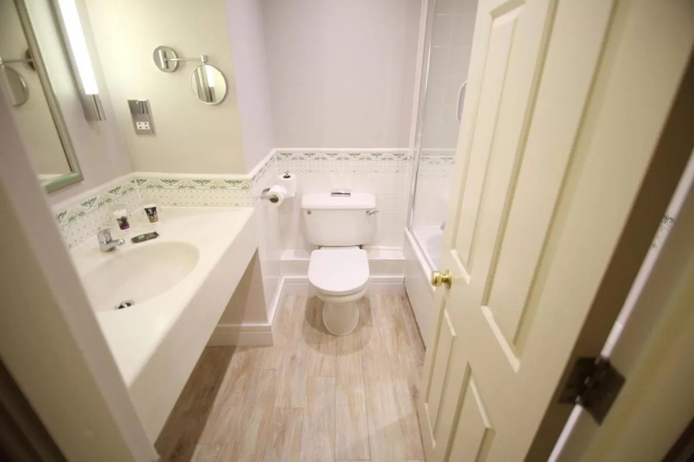 Bathroom in Mercure Gloucester Bowden Hall Hotel