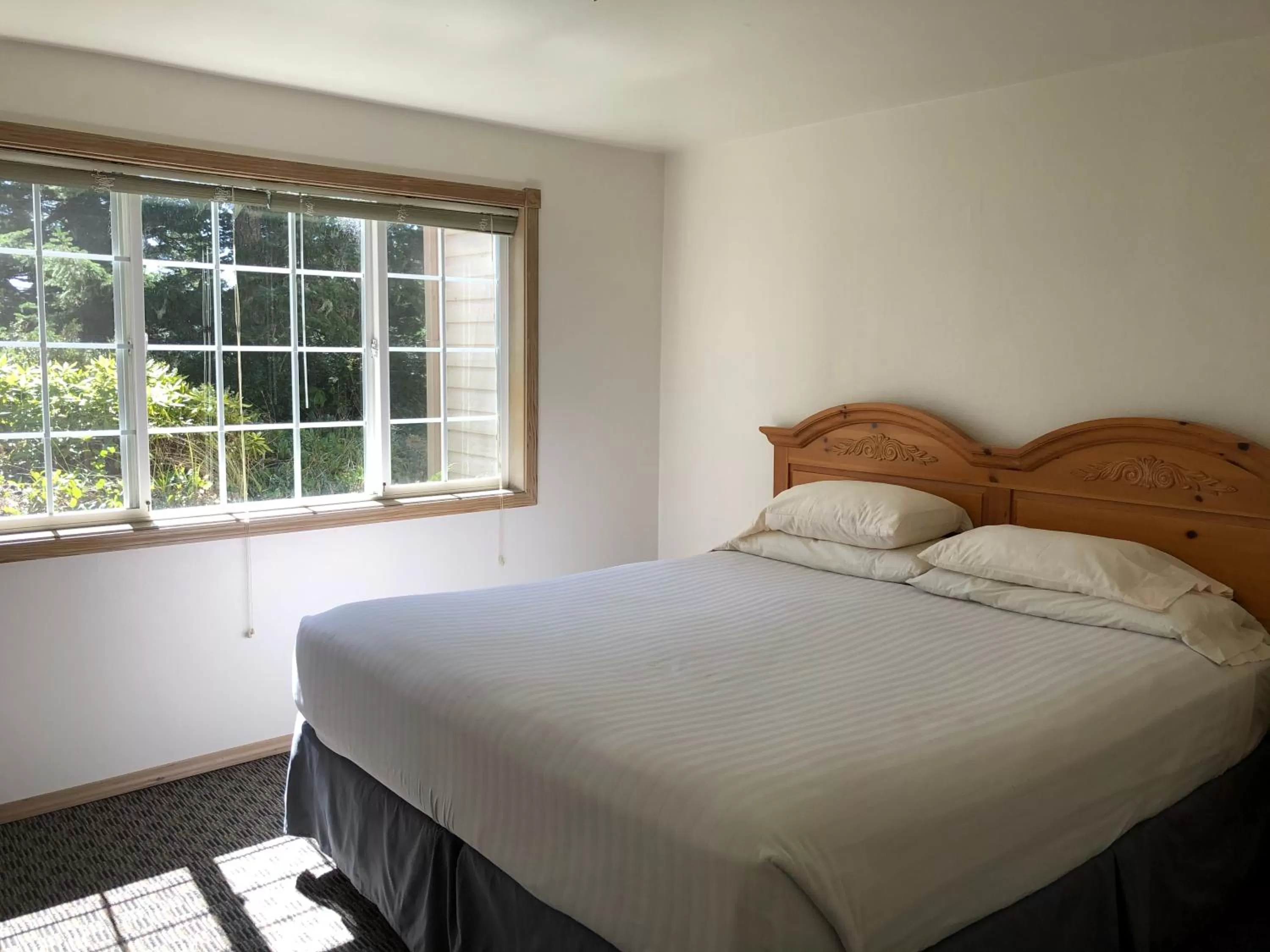 Bedroom, Bed in The Landmark Inn