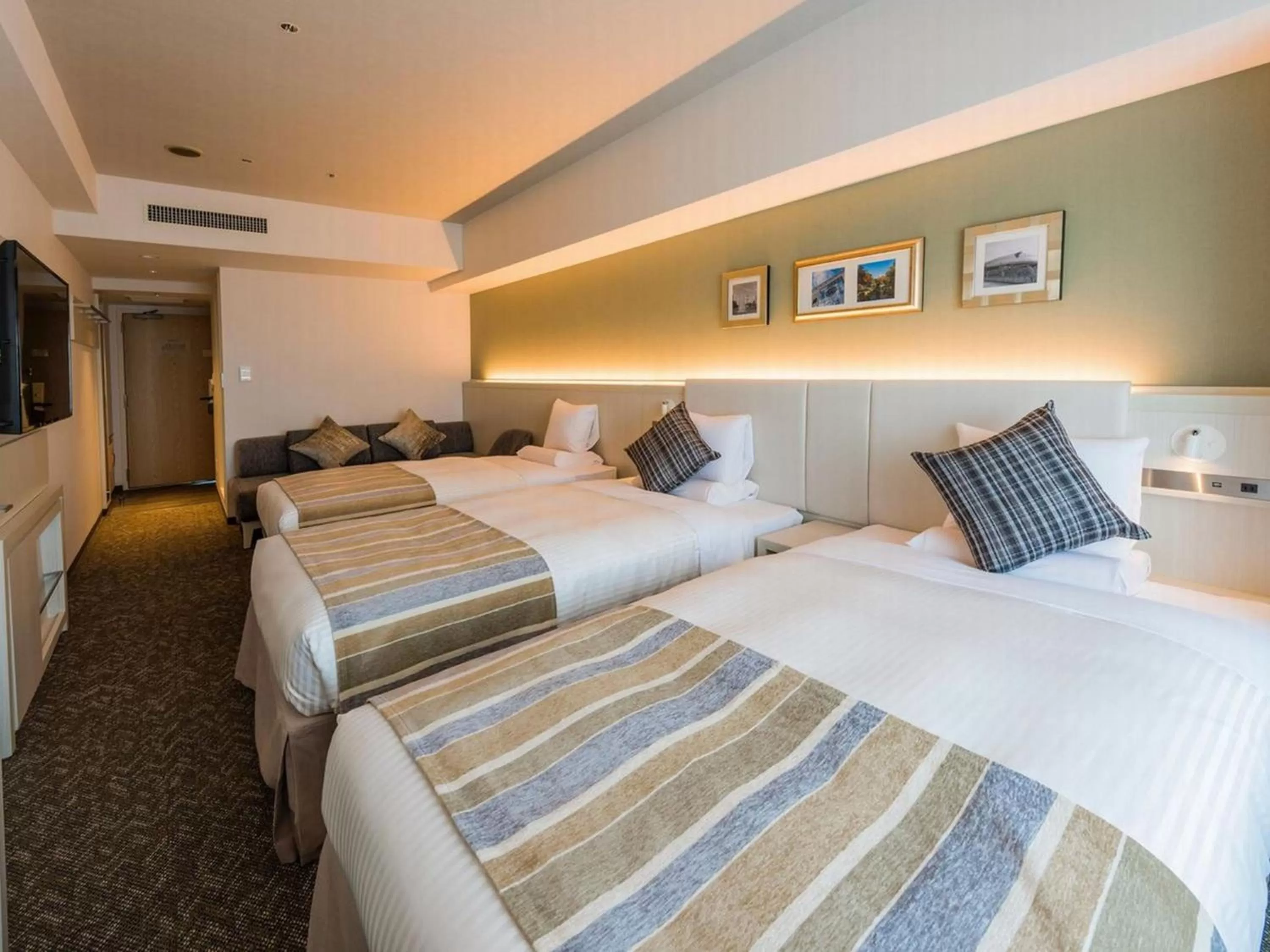 Photo of the whole room, Bed in HOTEL MYSTAYS PREMIER Sapporo Park