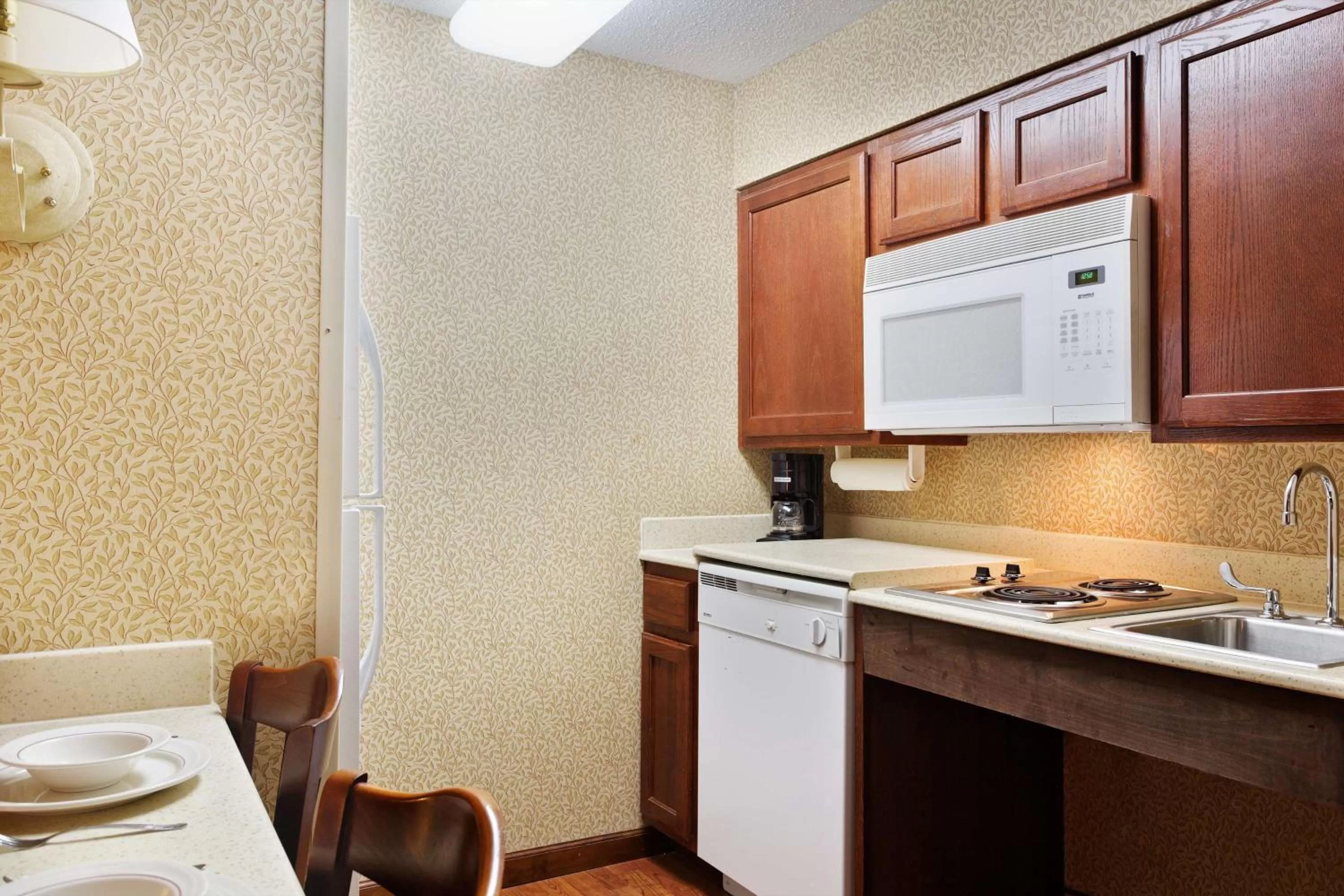 King Room - Mobility/Hearing Accessible in Homewood Suites by Hilton Richmond - Airport