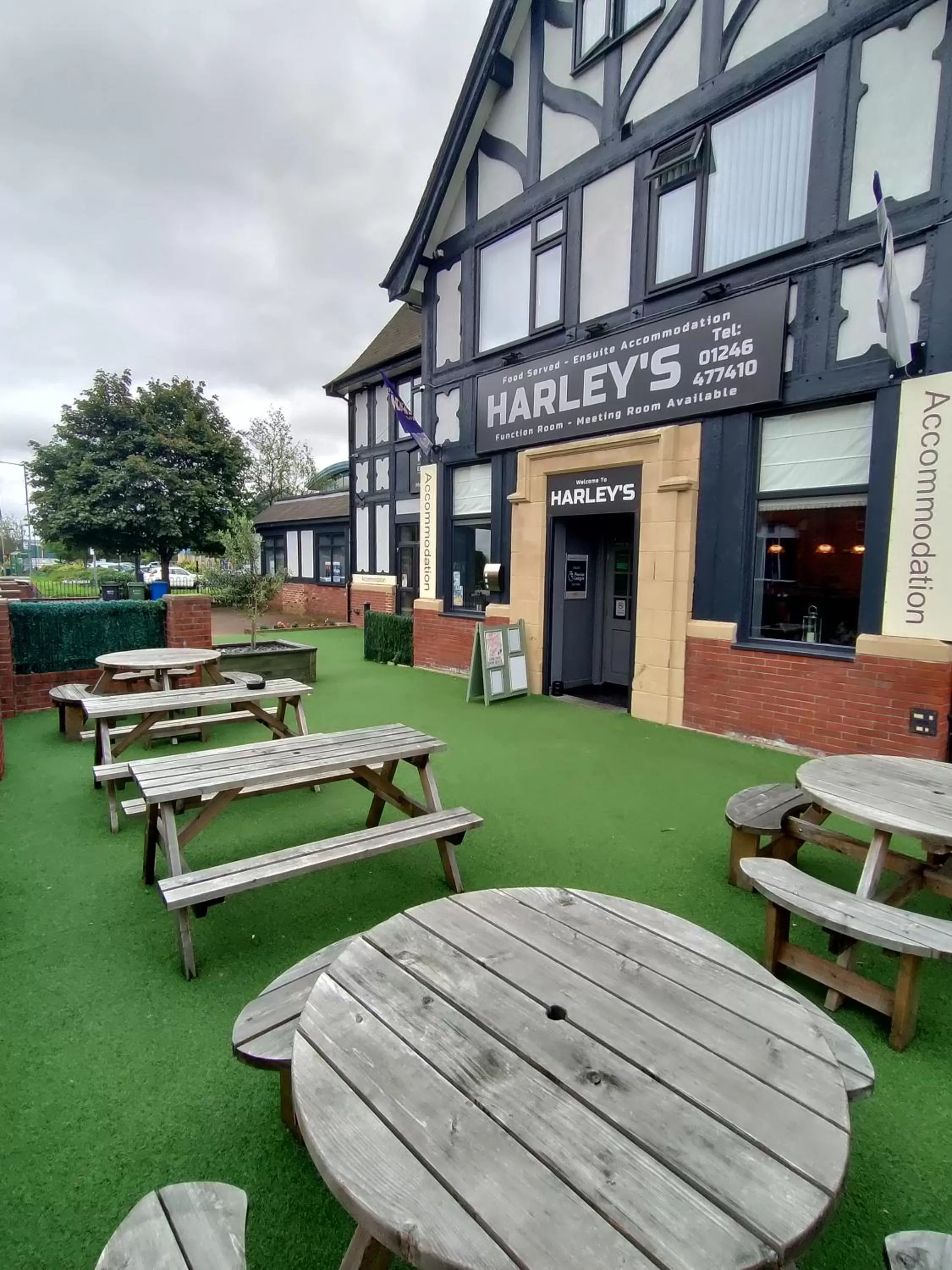 Seating area in Harleys Inn