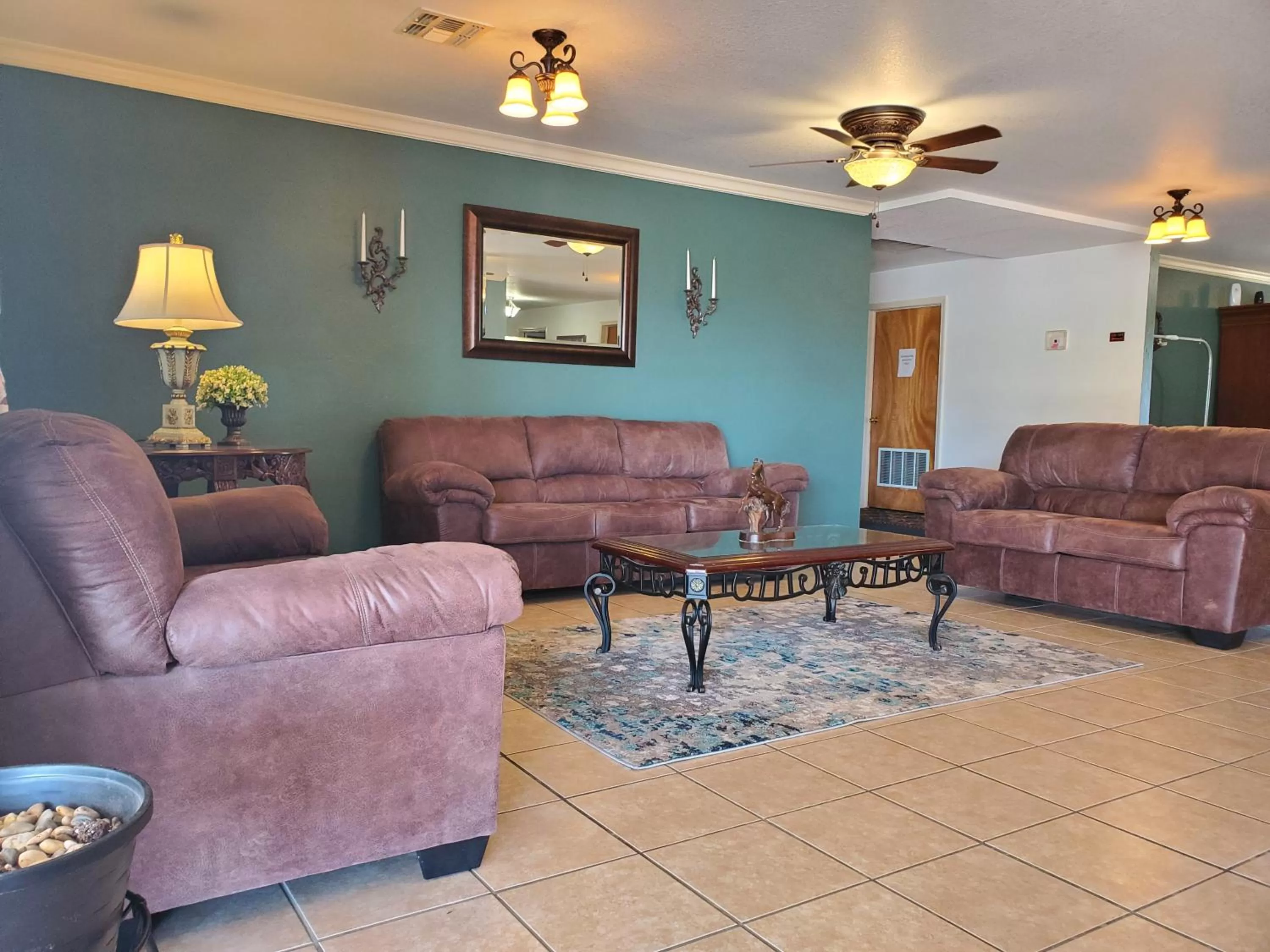 Lobby or reception in Candlelight Inn & Suites Hwy 69 near McAlester