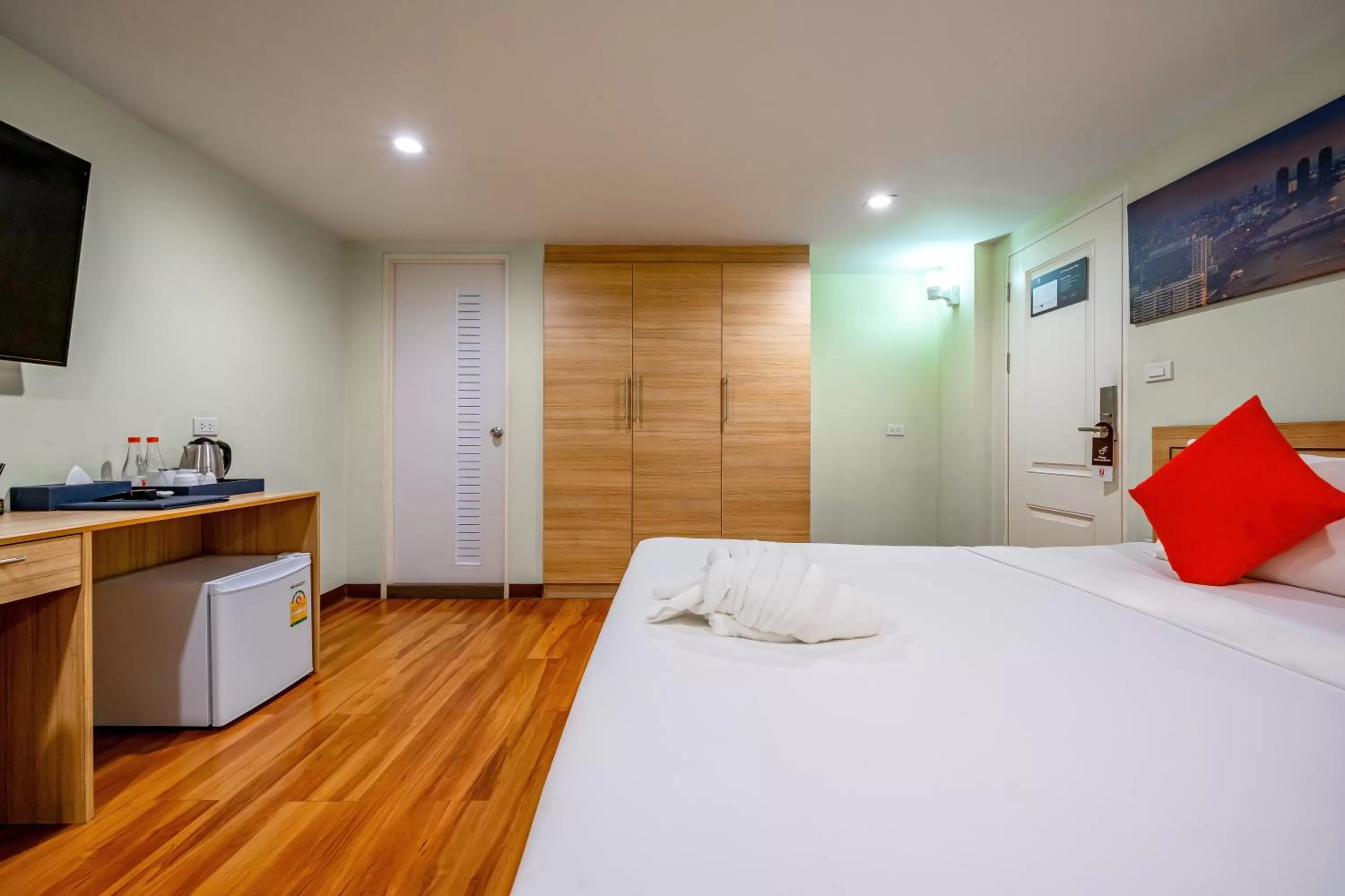 Bed in 7 Days Premium Hotel at Icon Siam Station - No Parking