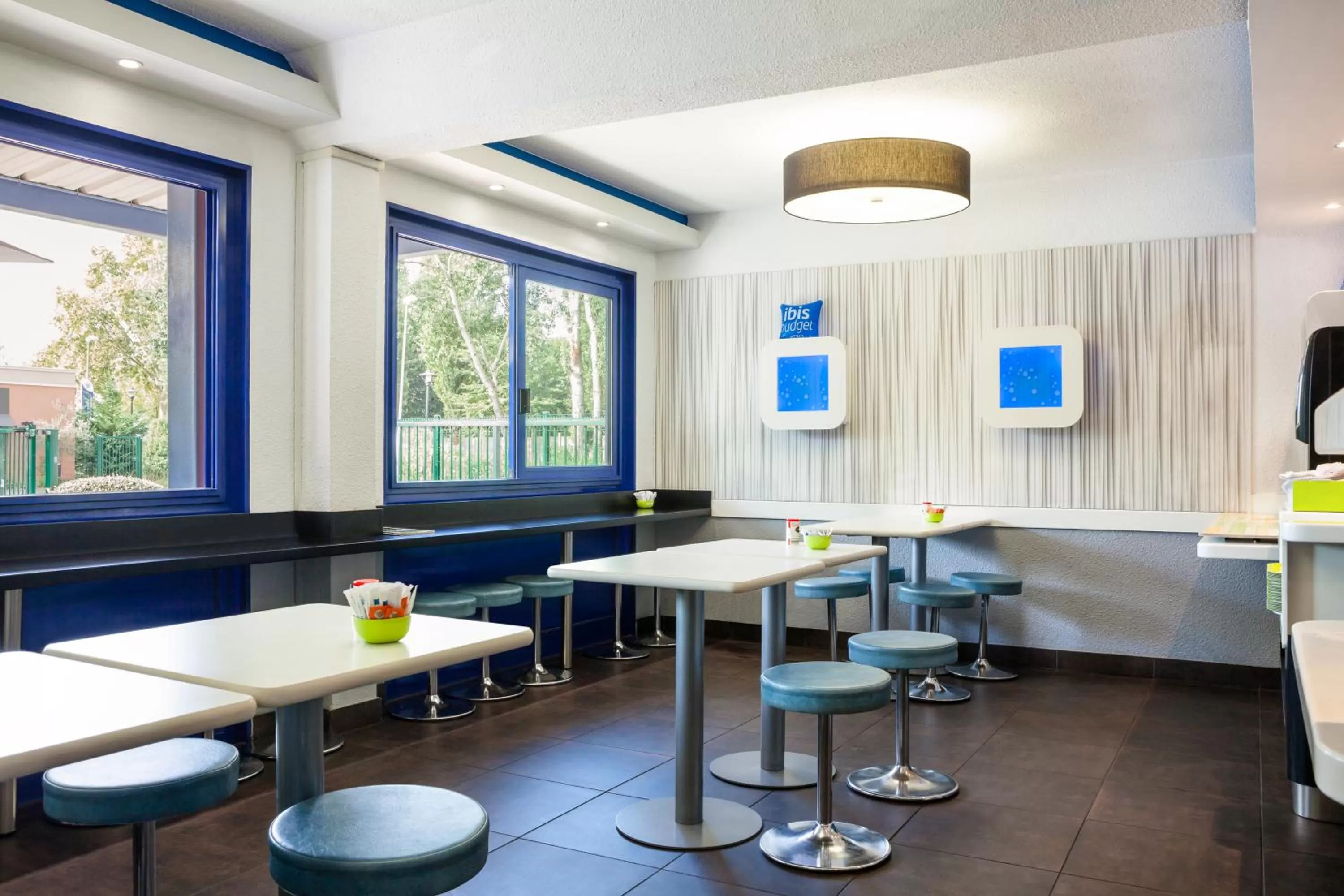 Lobby or reception in ibis budget Sucy en Brie