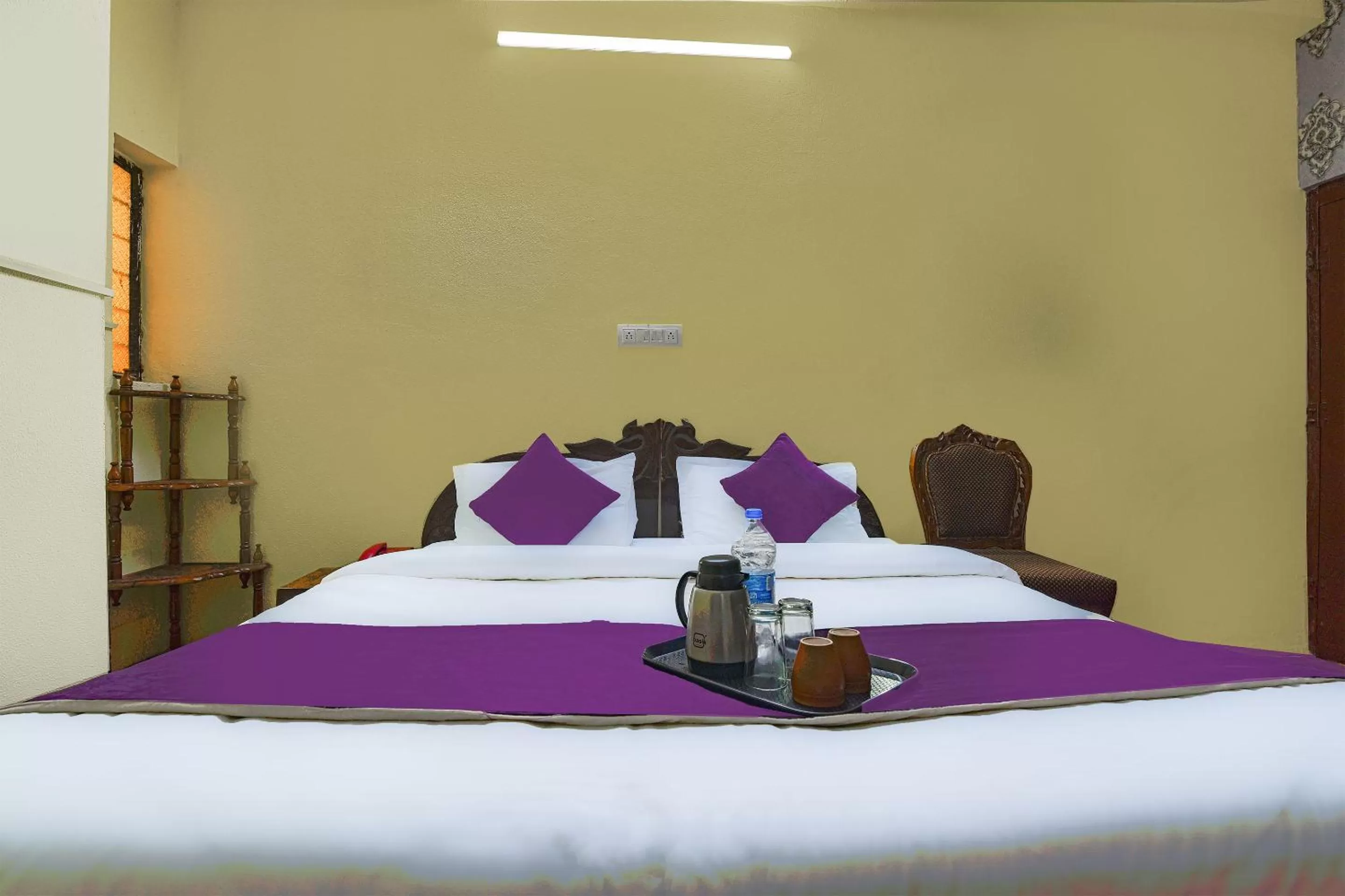 Bed in The Maurvi Inn