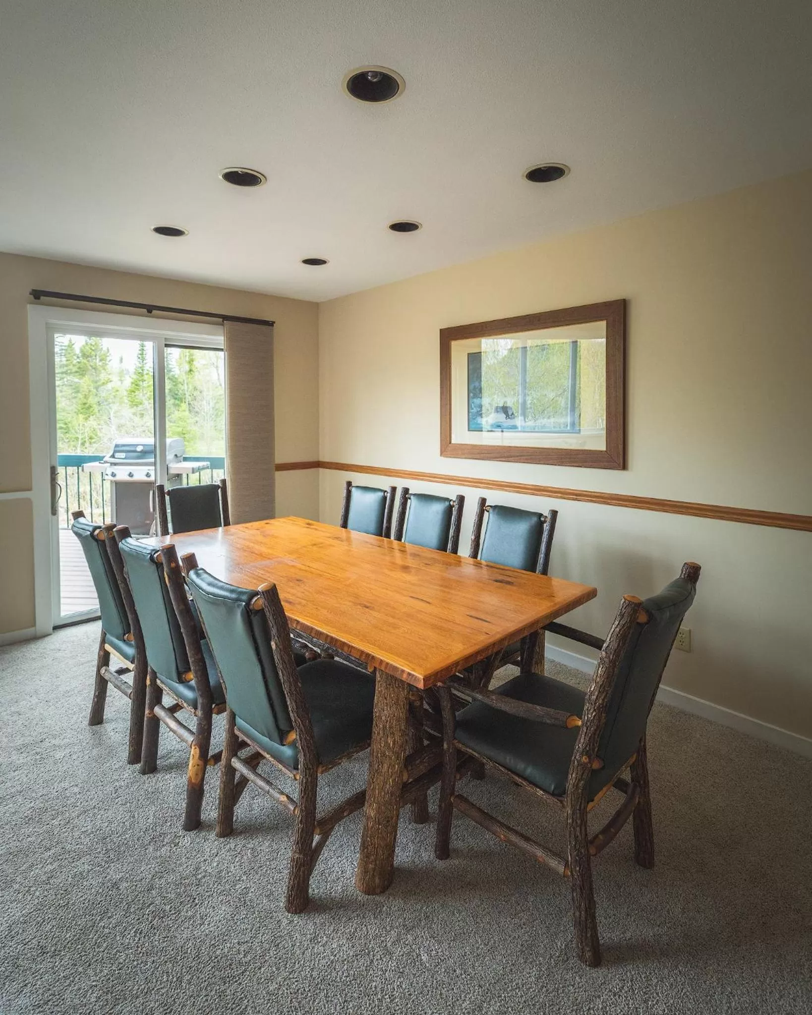 Dining area in Caribou Highlands Lodge
