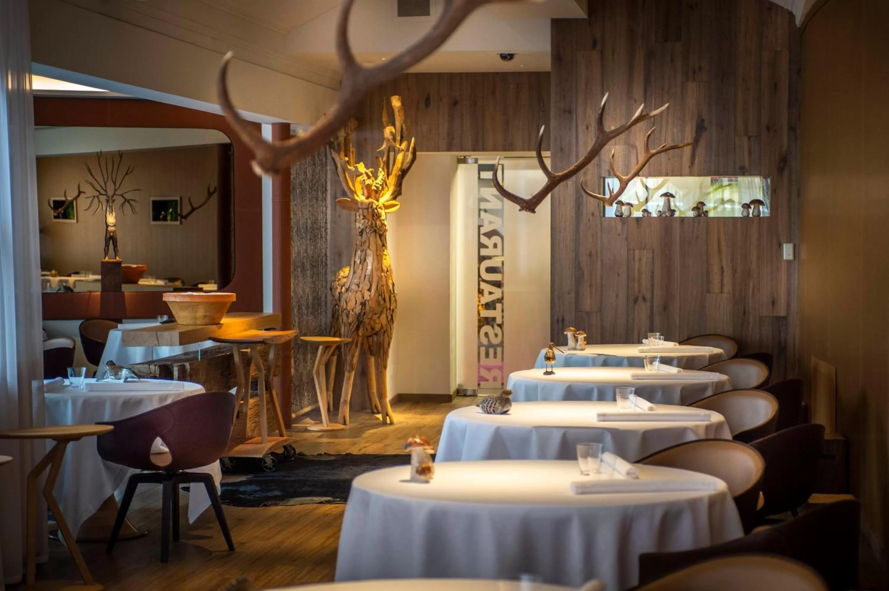 Restaurant/places to eat in Relais et Châteaux Le Chambard