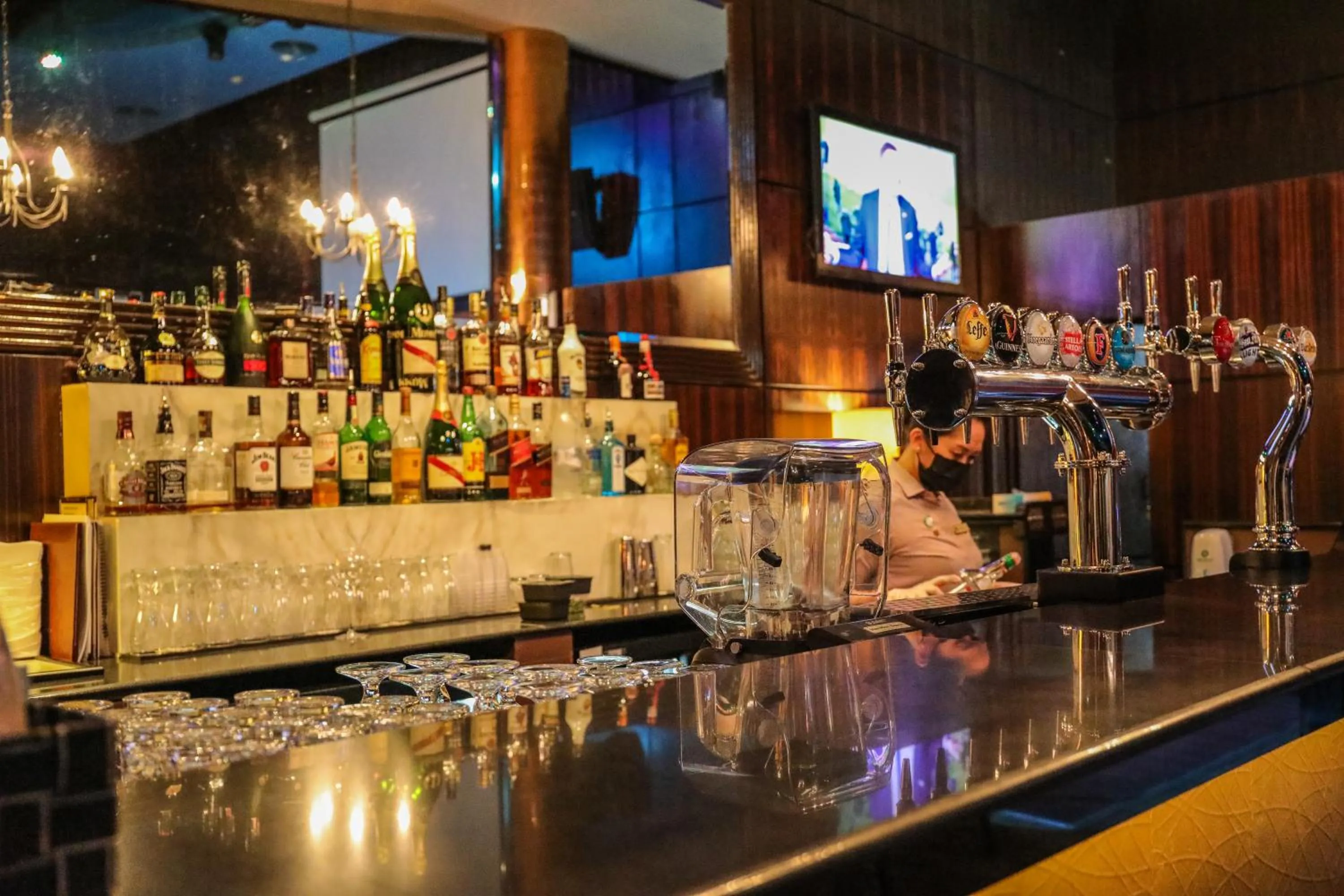 Lounge or bar in Danat Jebel Dhanna Resort