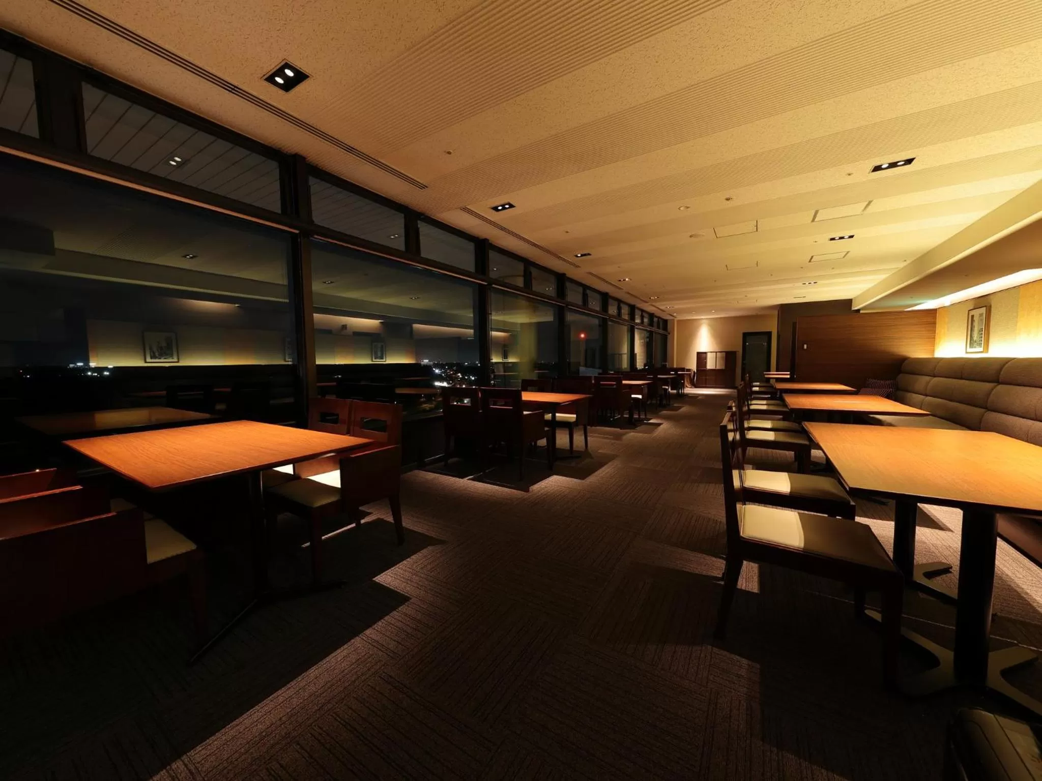 Lounge or bar in ANA Crowne Plaza Narita by IHG