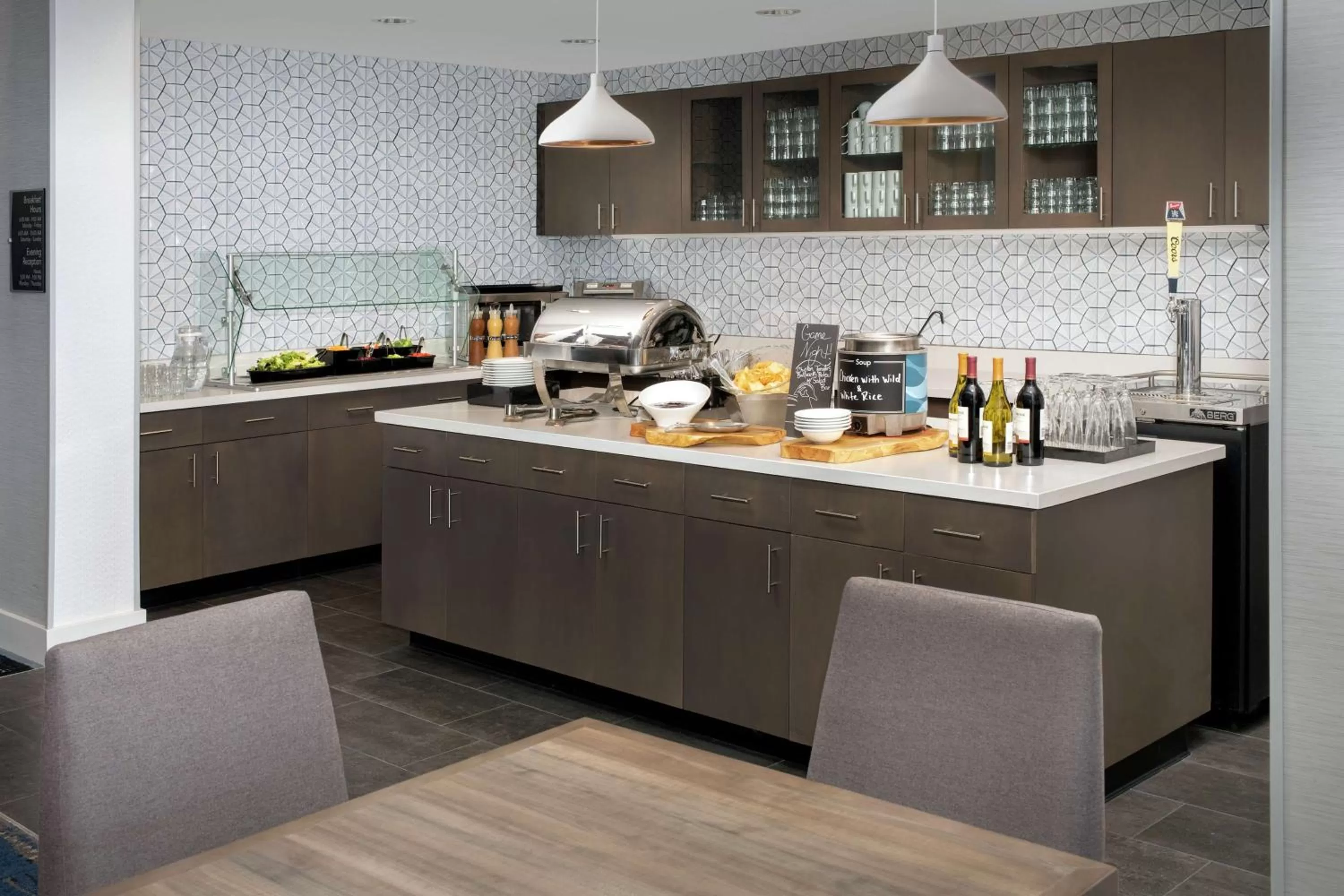 Food and drinks in Homewood Suites By Hilton Denver Airport Tower Road