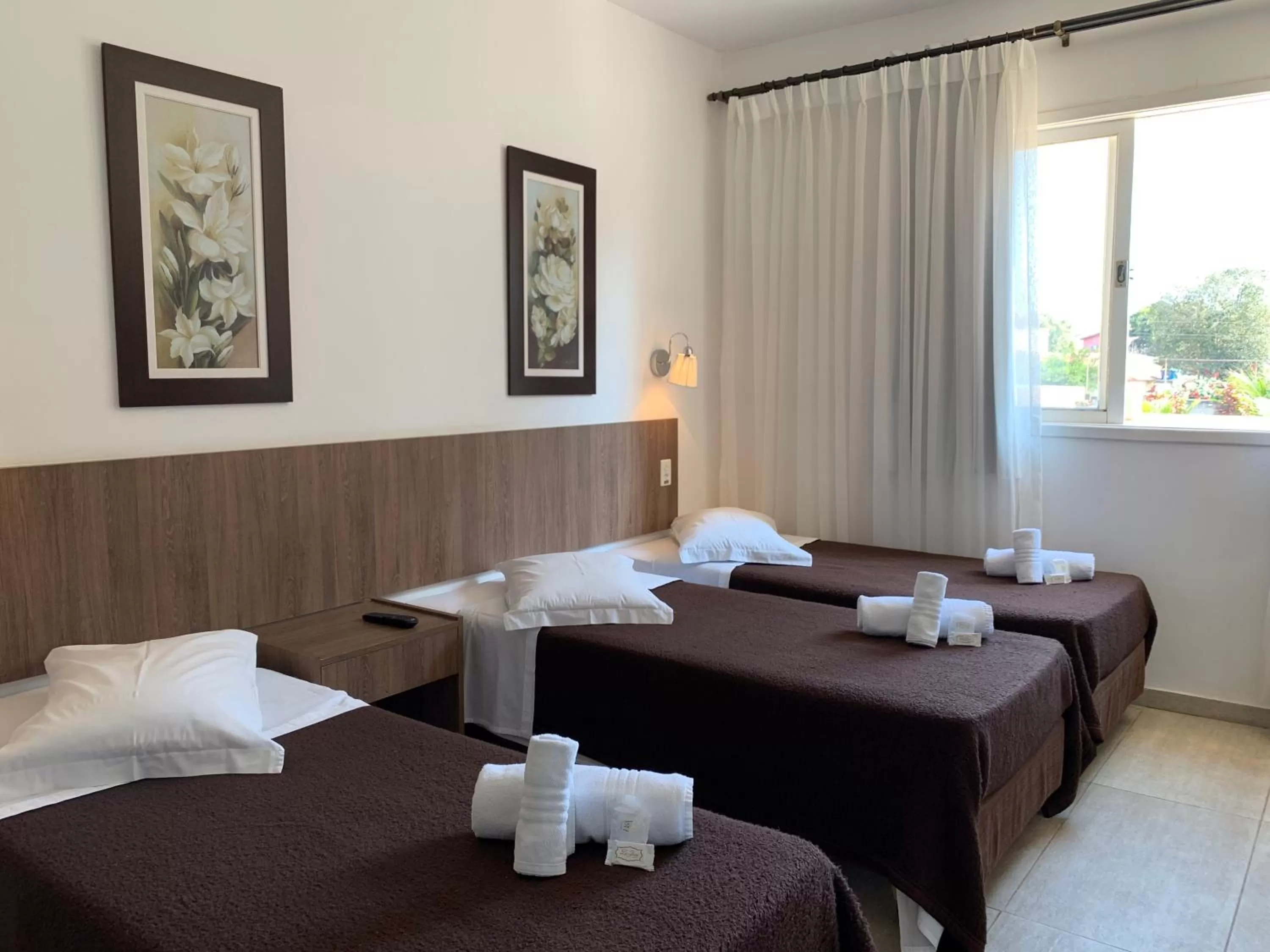 Photo of the whole room, Bed in Hotel La Ponsa Itatiaia