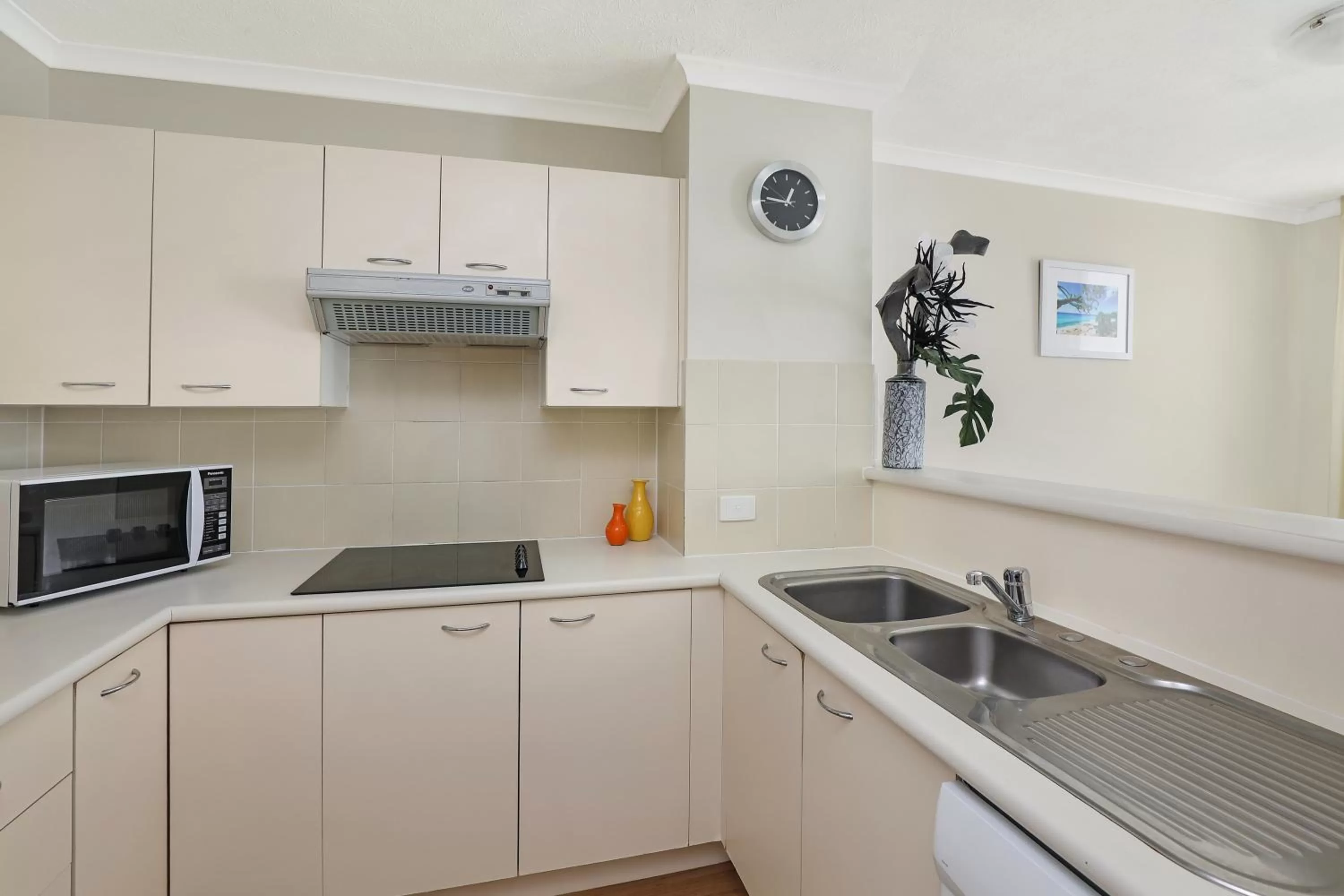 Kitchen or kitchenette in The Bay Apartments Coolangatta