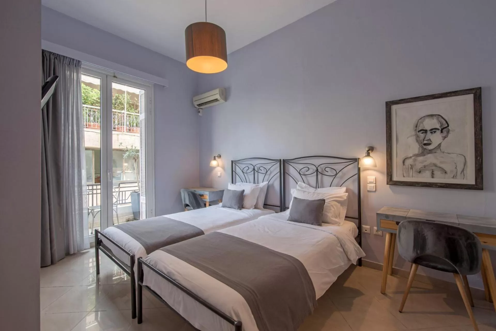 Bed in Kimon Hotel Athens