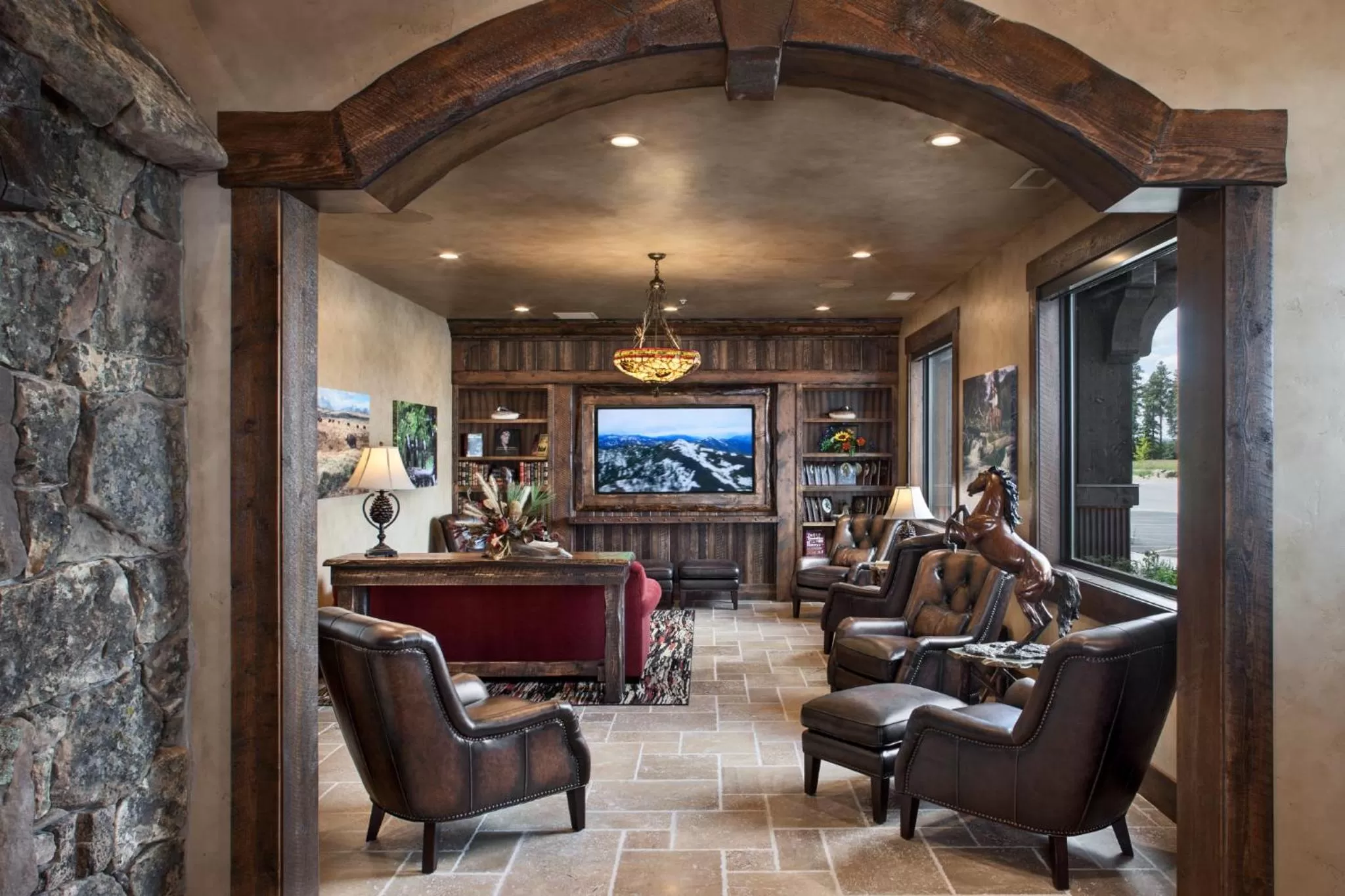 Lobby or reception in Glacier International Lodge