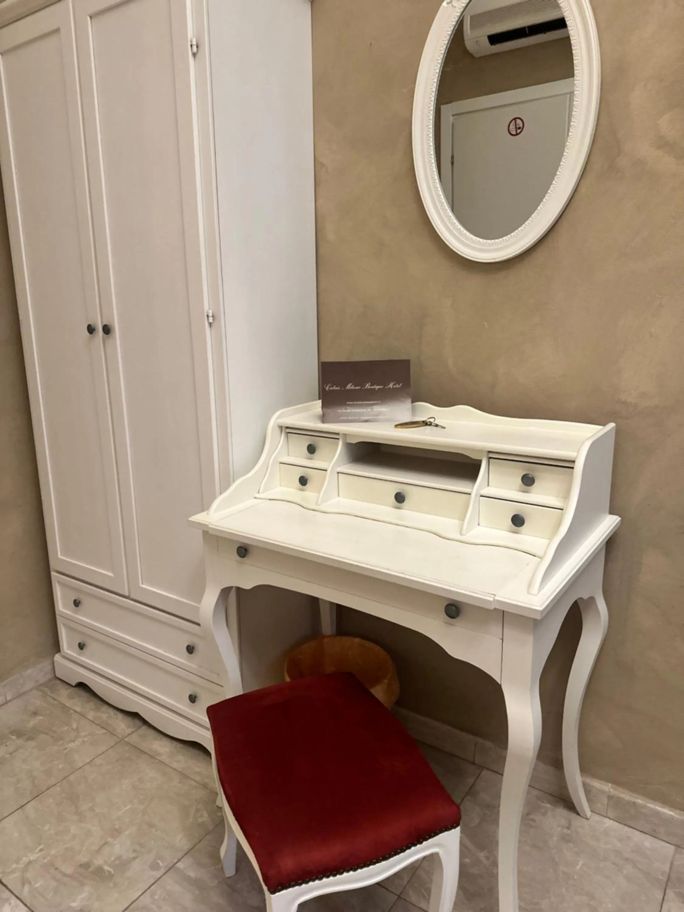 Bedroom in Boutique Hotel Calais Milano